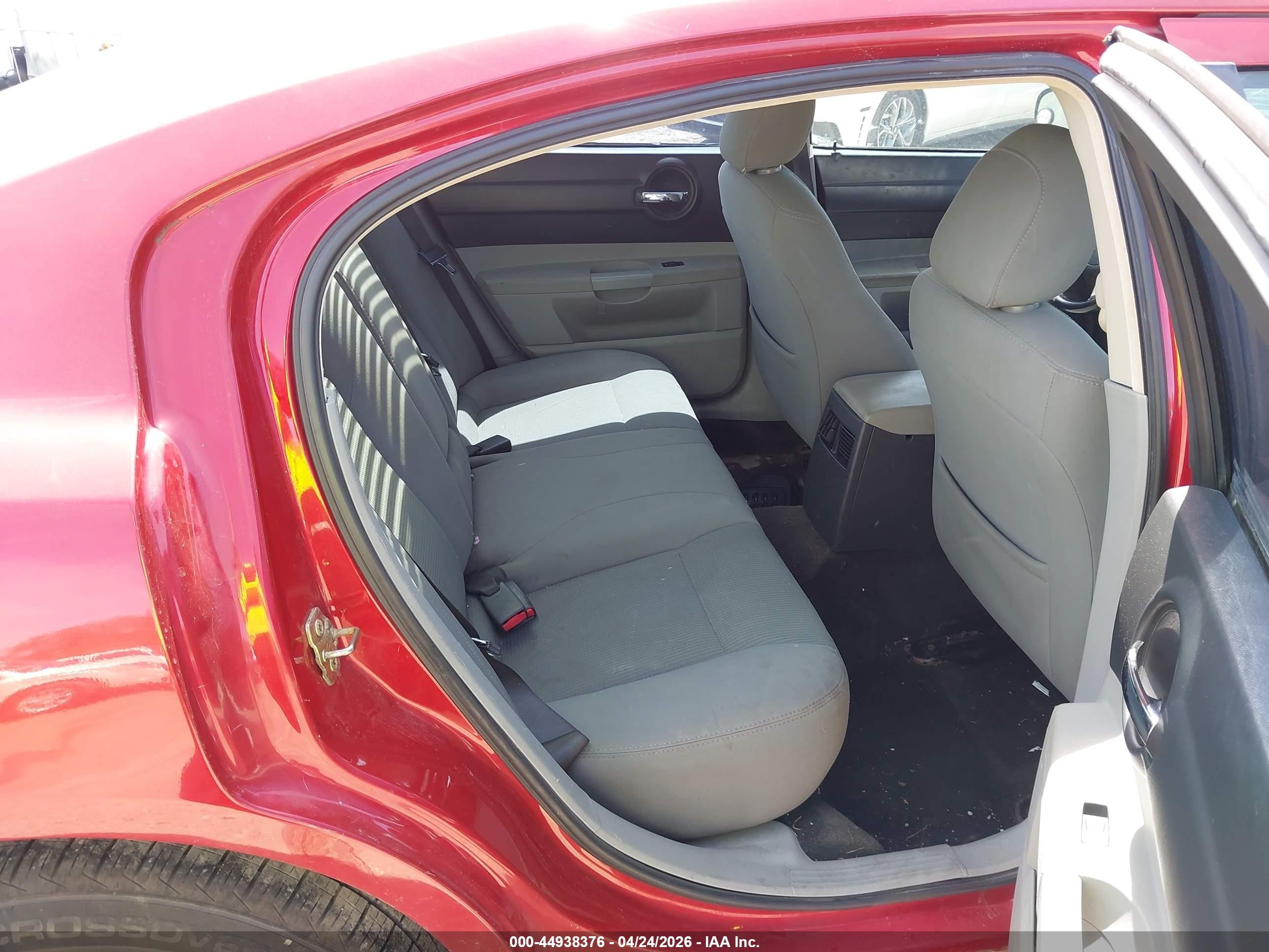 2006 Dodge Charger   Red vin: 2B3KA43G96H222077