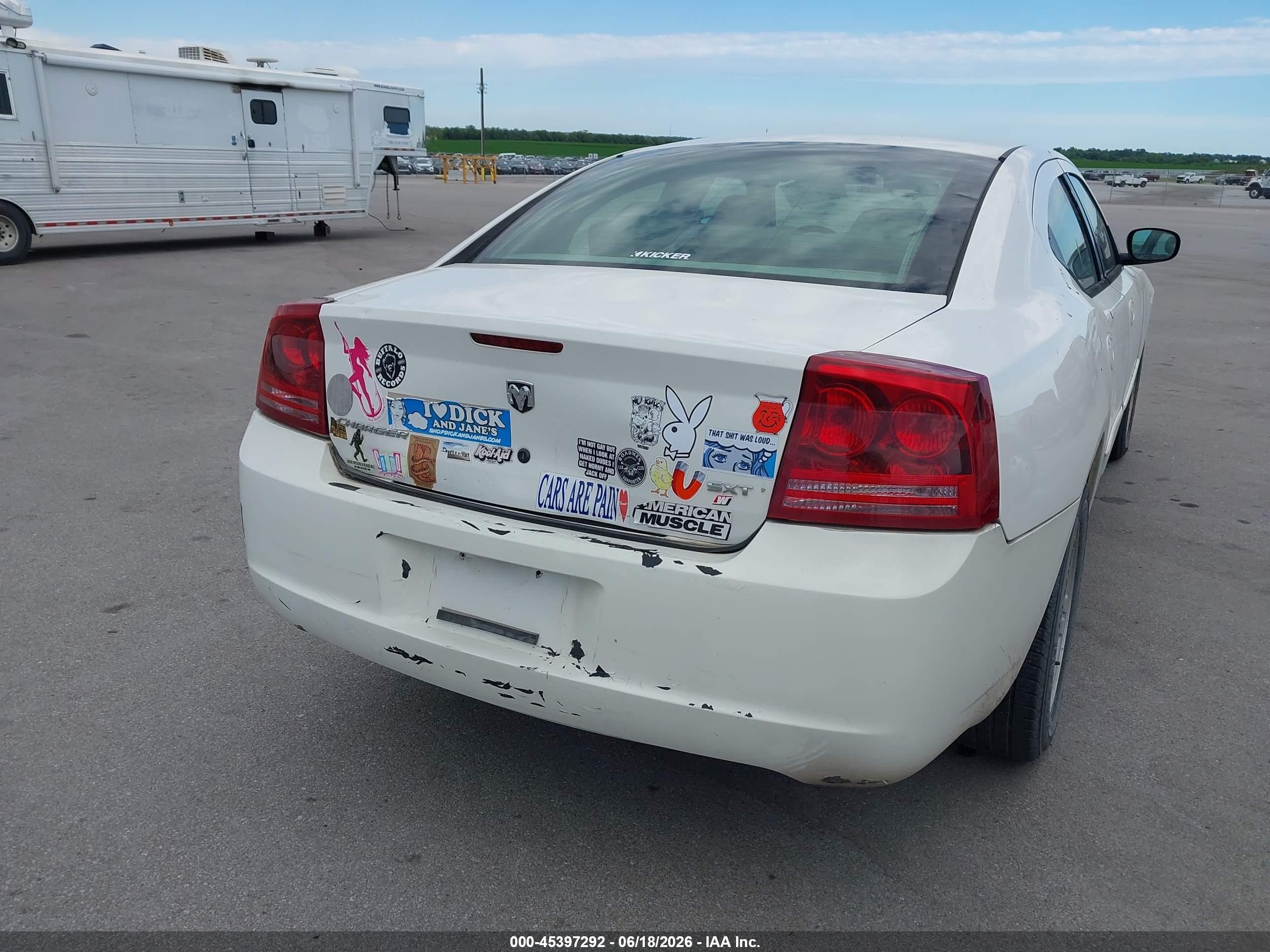 2006 Dodge Charger   White vin: 2B3KA43G96H237999