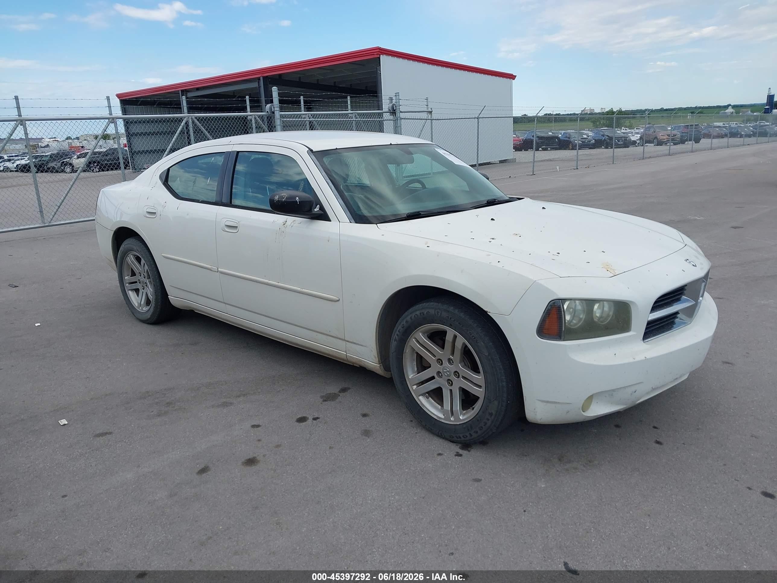 2006 Dodge Charger   White vin: 2B3KA43G96H237999