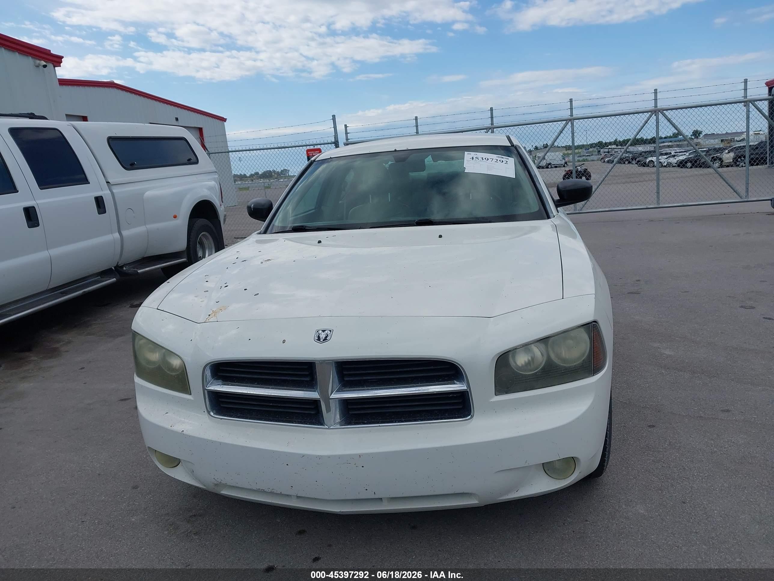 2006 Dodge Charger   White vin: 2B3KA43G96H237999