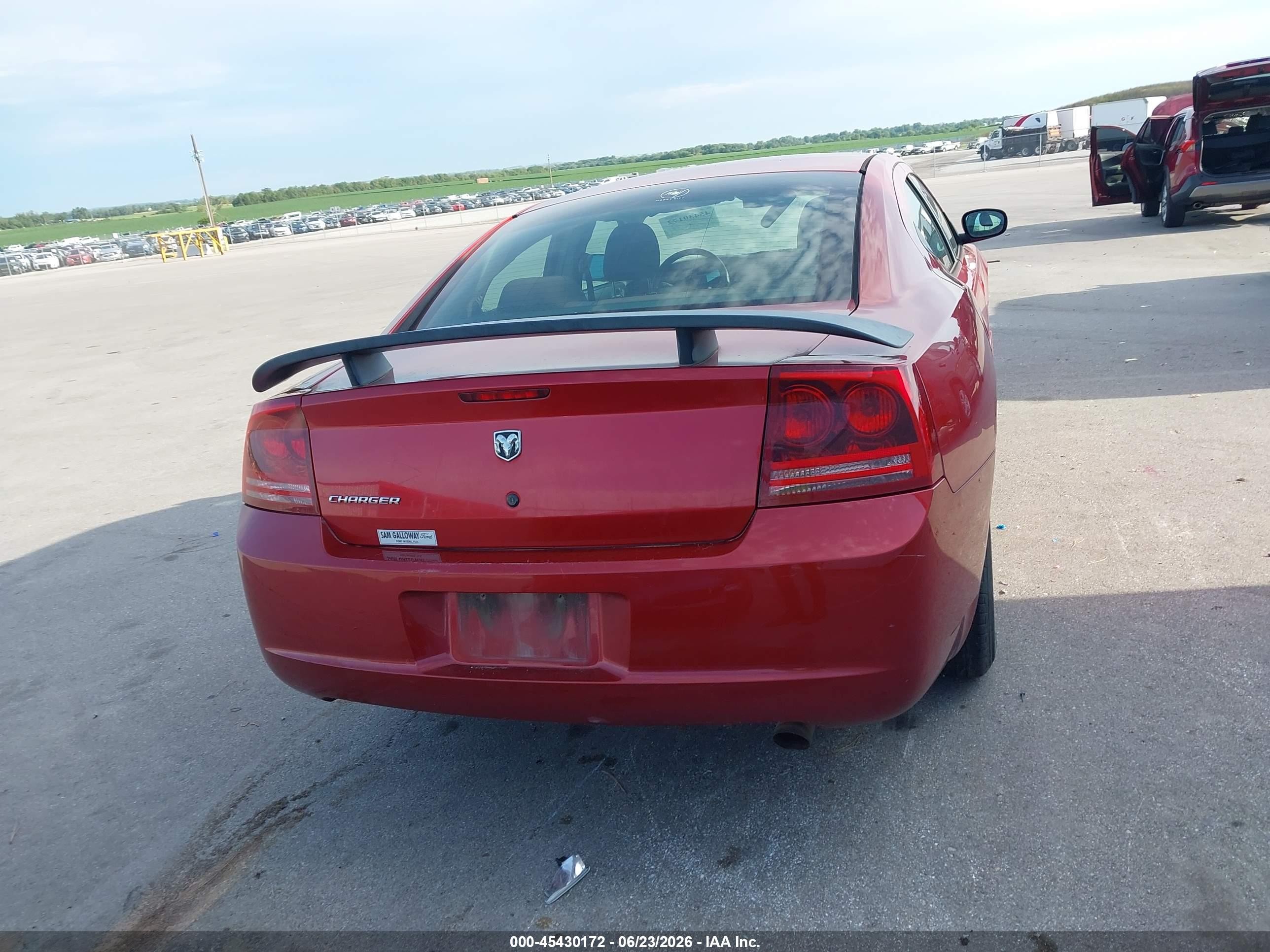 2006 Dodge Charger   Red vin: 2B3KA43G96H492104