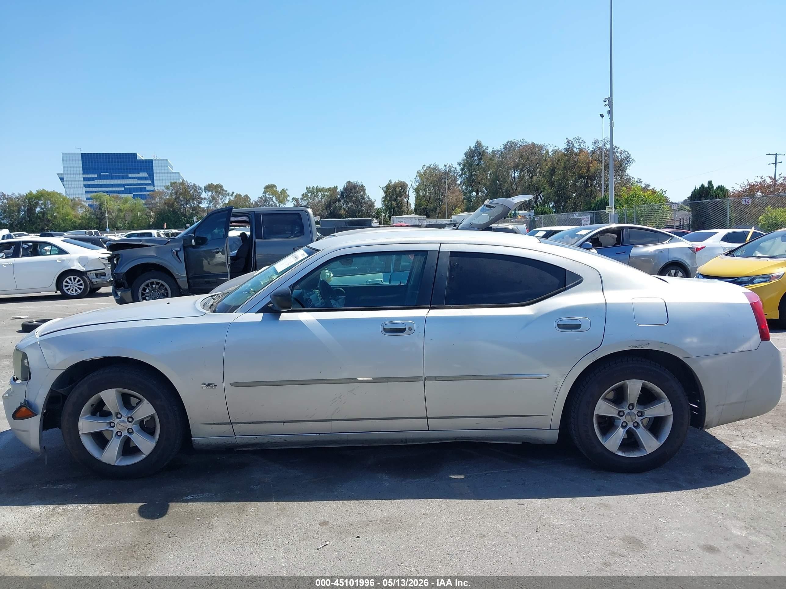 2006 Dodge Charger   Silver vin: 2B3KA43G96H511461