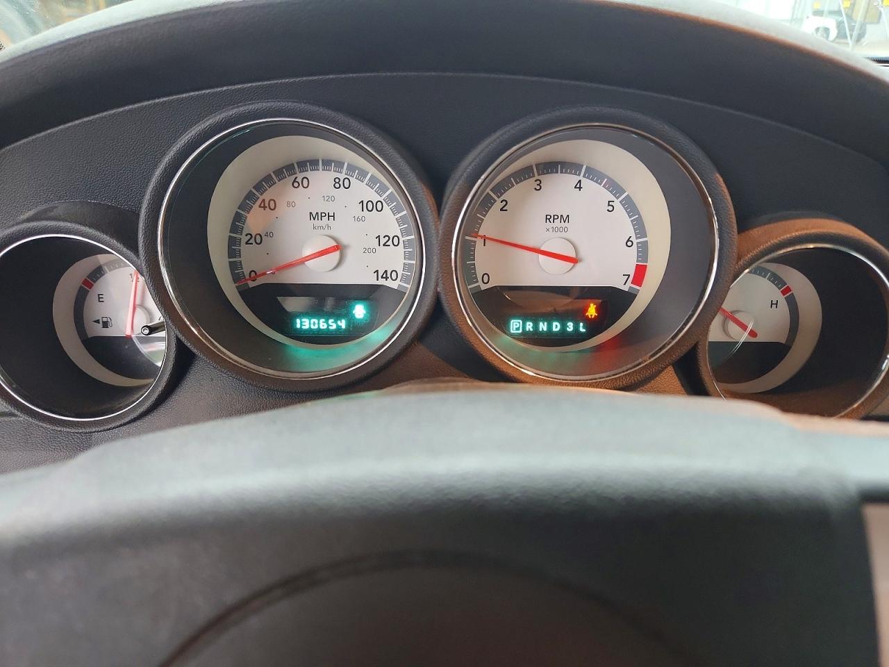 2008 Dodge Charger Silver vin: 2B3KA43G98H321095