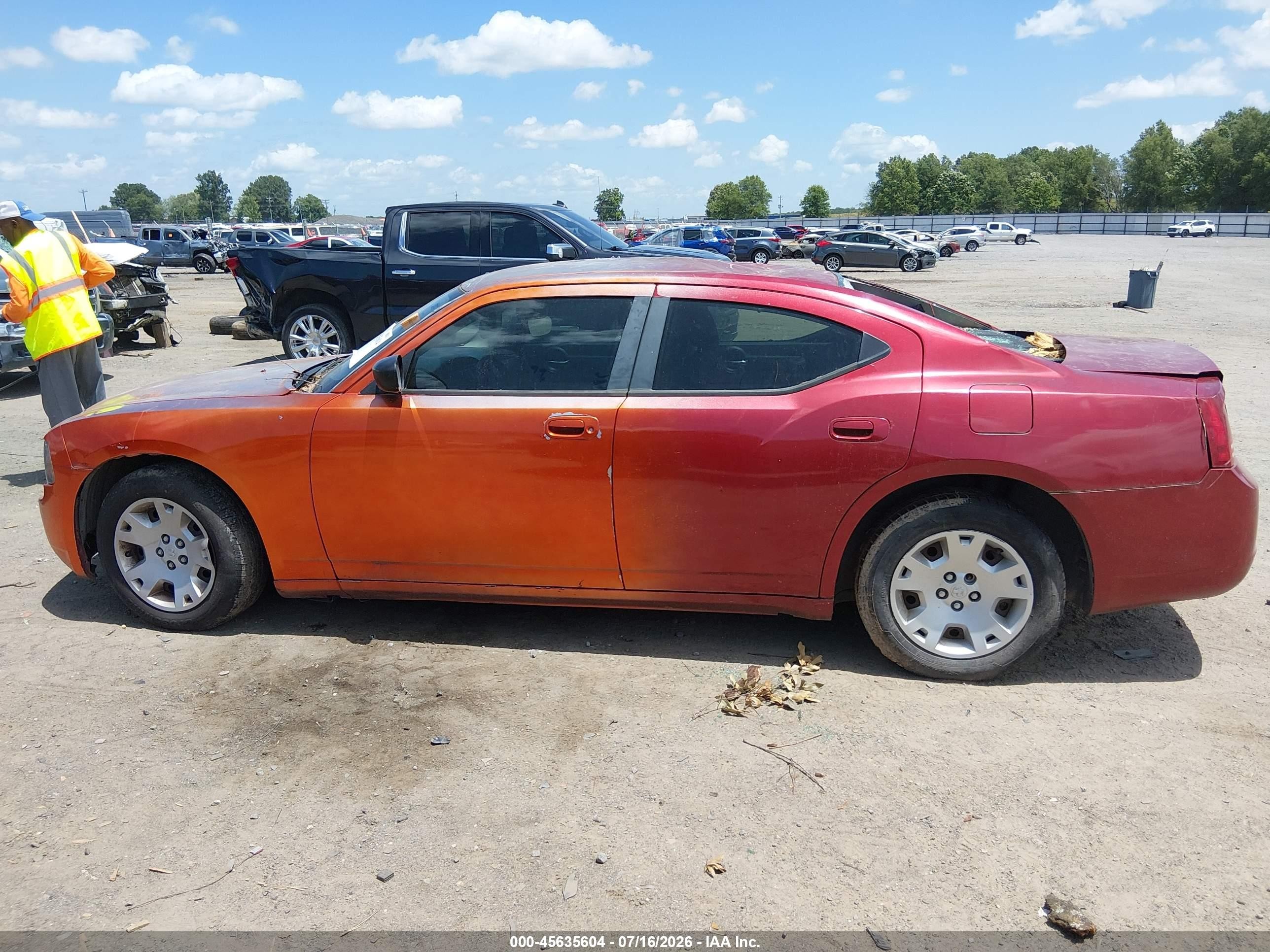 2007 Dodge Charger   Red vin: 2B3KA43R07H681548