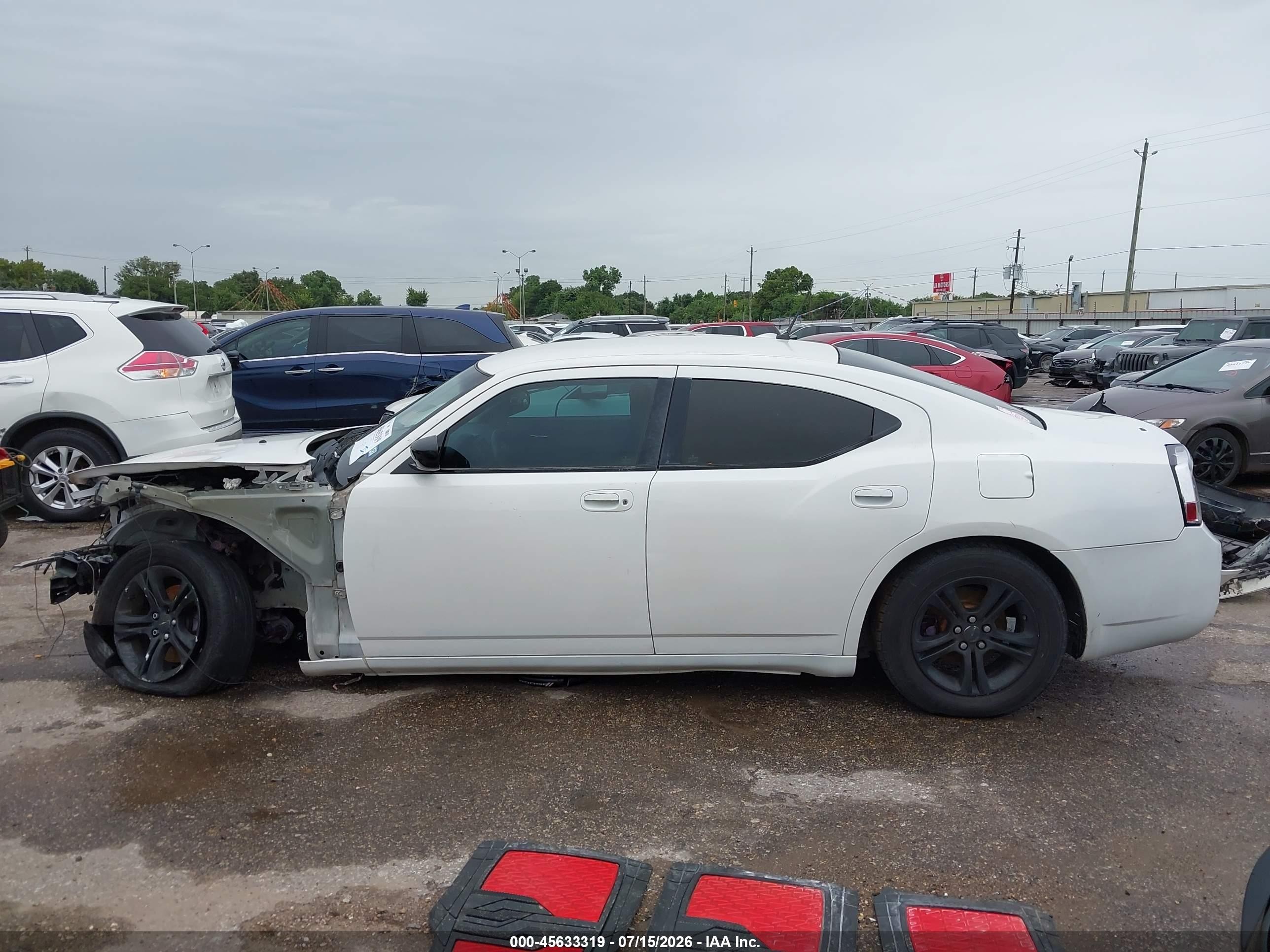 2008 Dodge Charger   White vin: 2B3KA43R08H326770