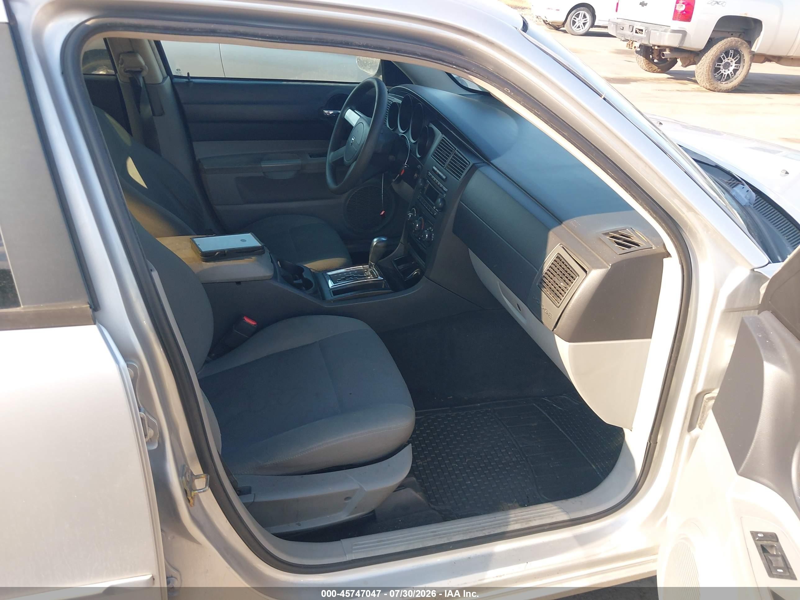 2006 Dodge Charger   Silver vin: 2B3KA43R16H389602