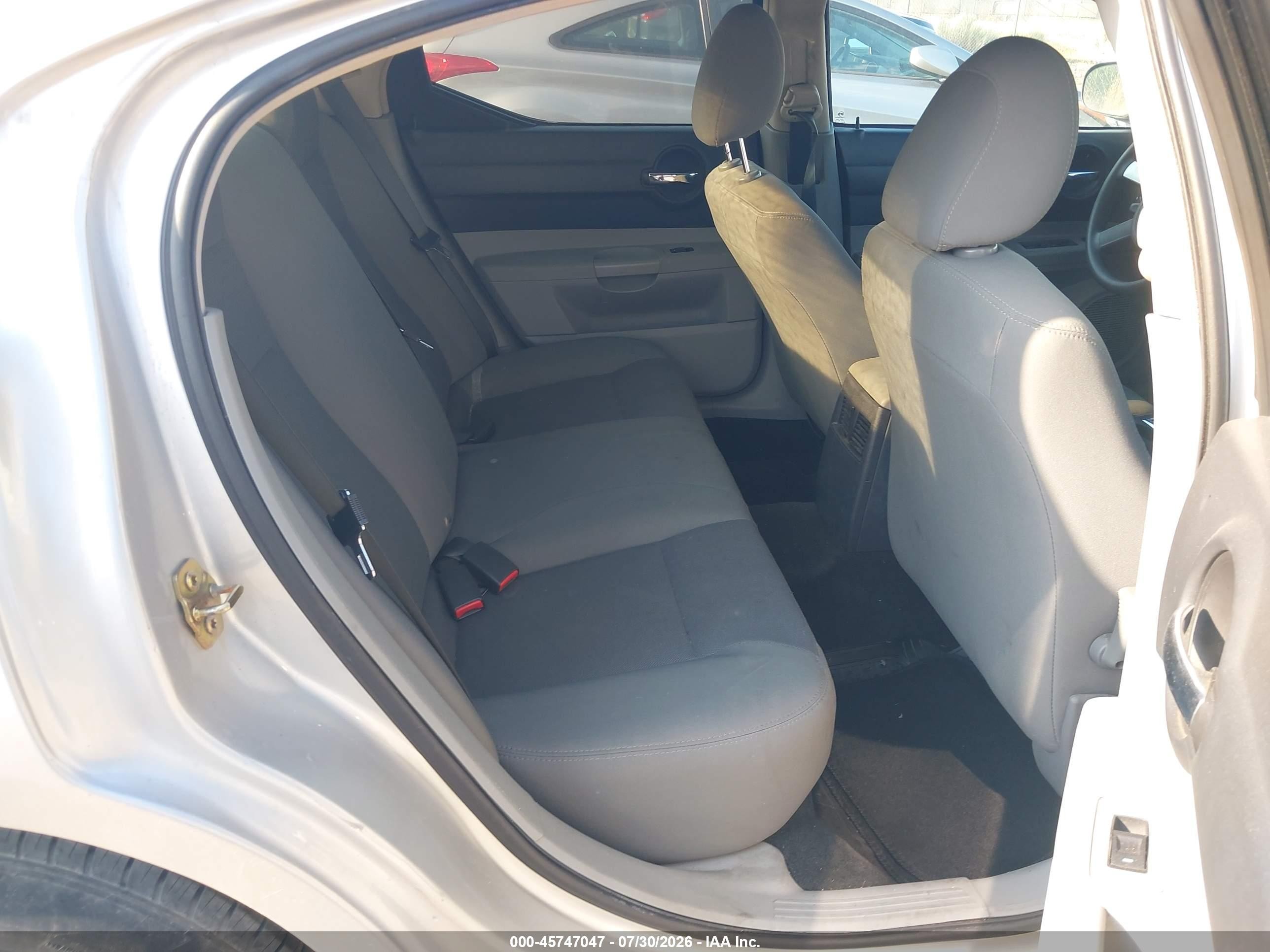2006 Dodge Charger   Silver vin: 2B3KA43R16H389602