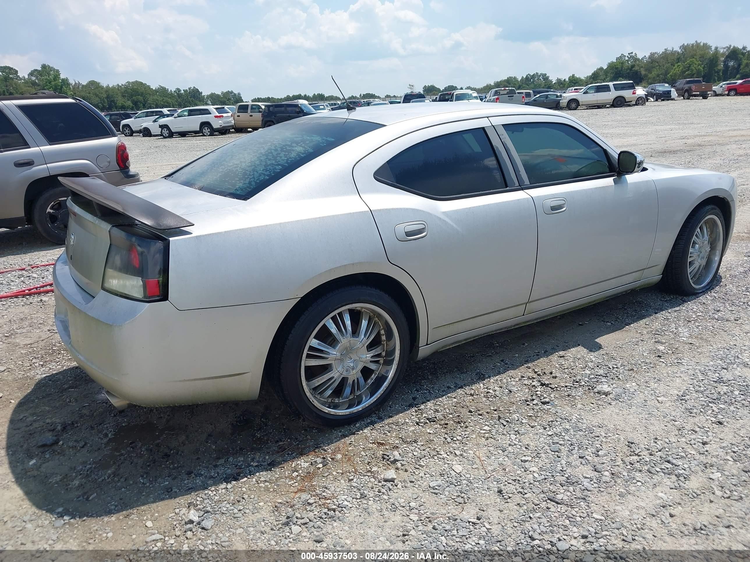 2008 Dodge Charger   Silver vin: 2B3KA43R38H114087