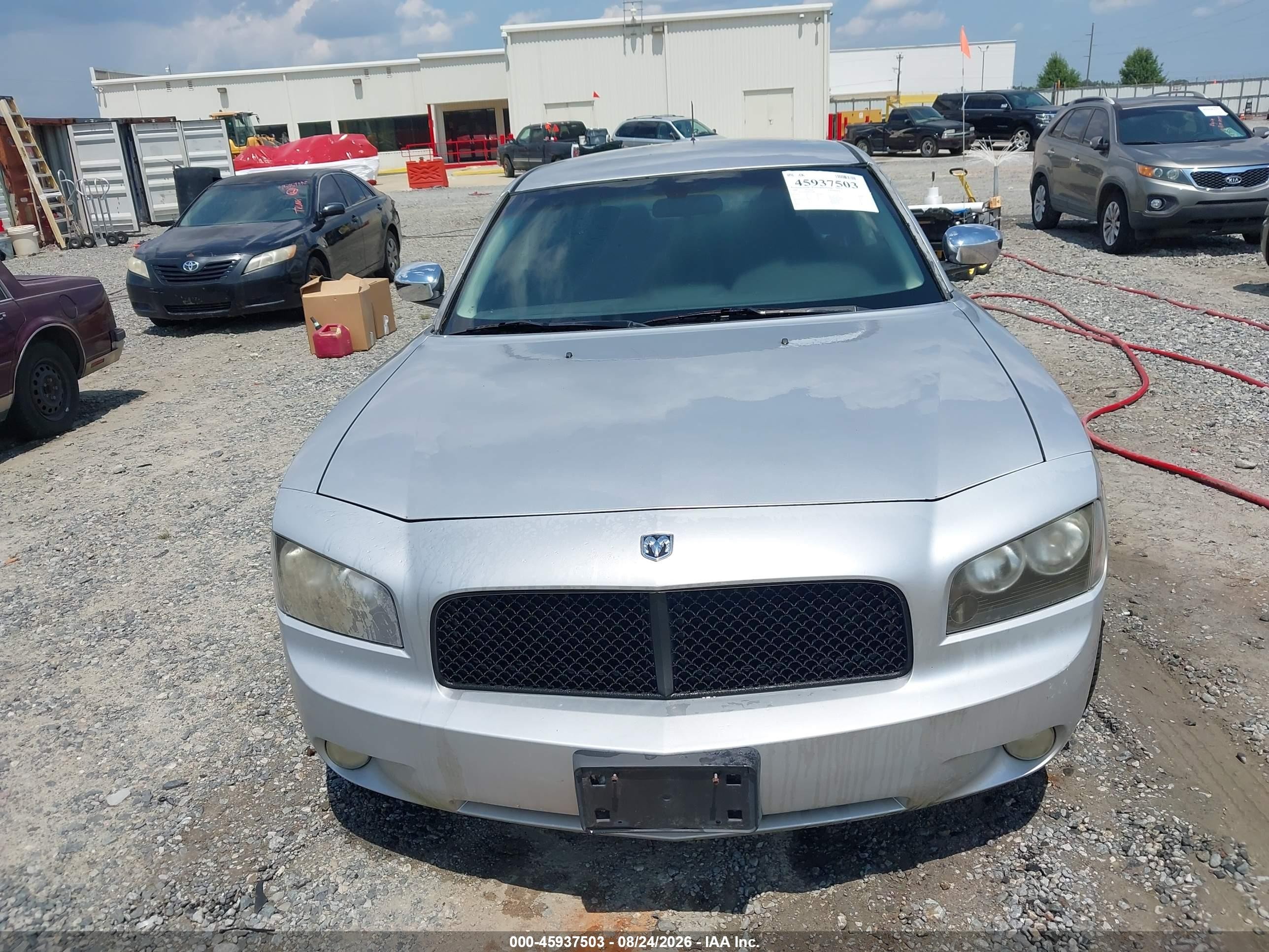 2008 Dodge Charger   Silver vin: 2B3KA43R38H114087