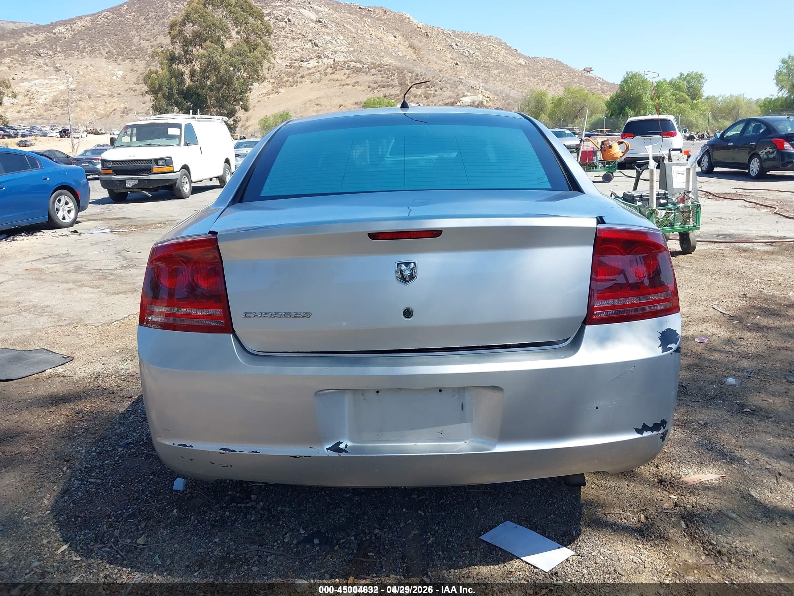 2008 Dodge Charger   Silver vin: 2B3KA43R88H326449