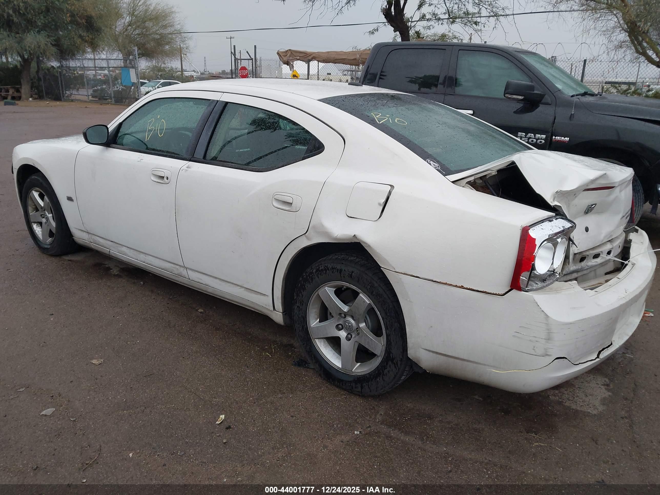 2009 Dodge Charger Sxt Белый vin: 2B3LA33V29H638067
