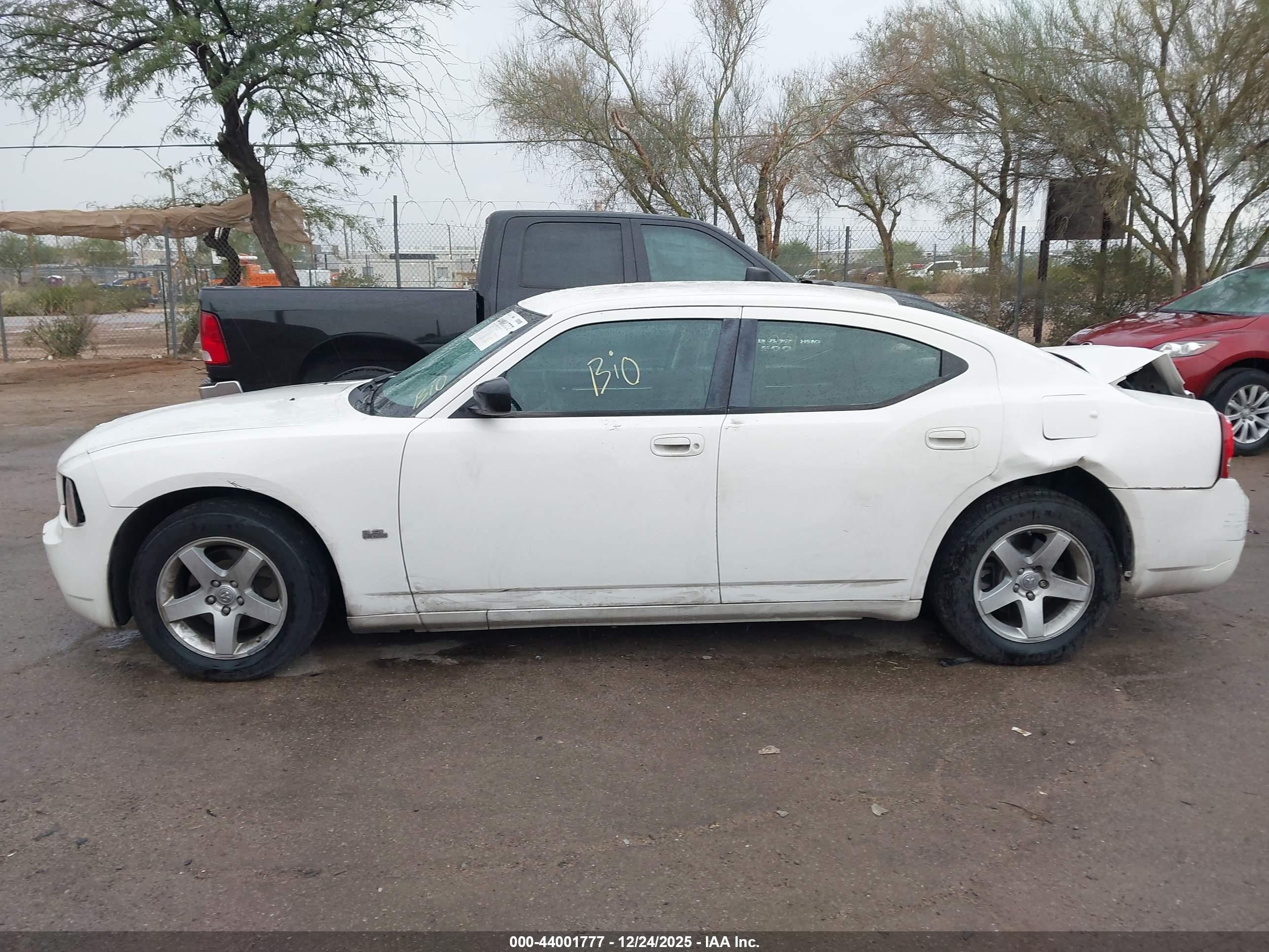 2009 Dodge Charger Sxt Белый vin: 2B3LA33V29H638067