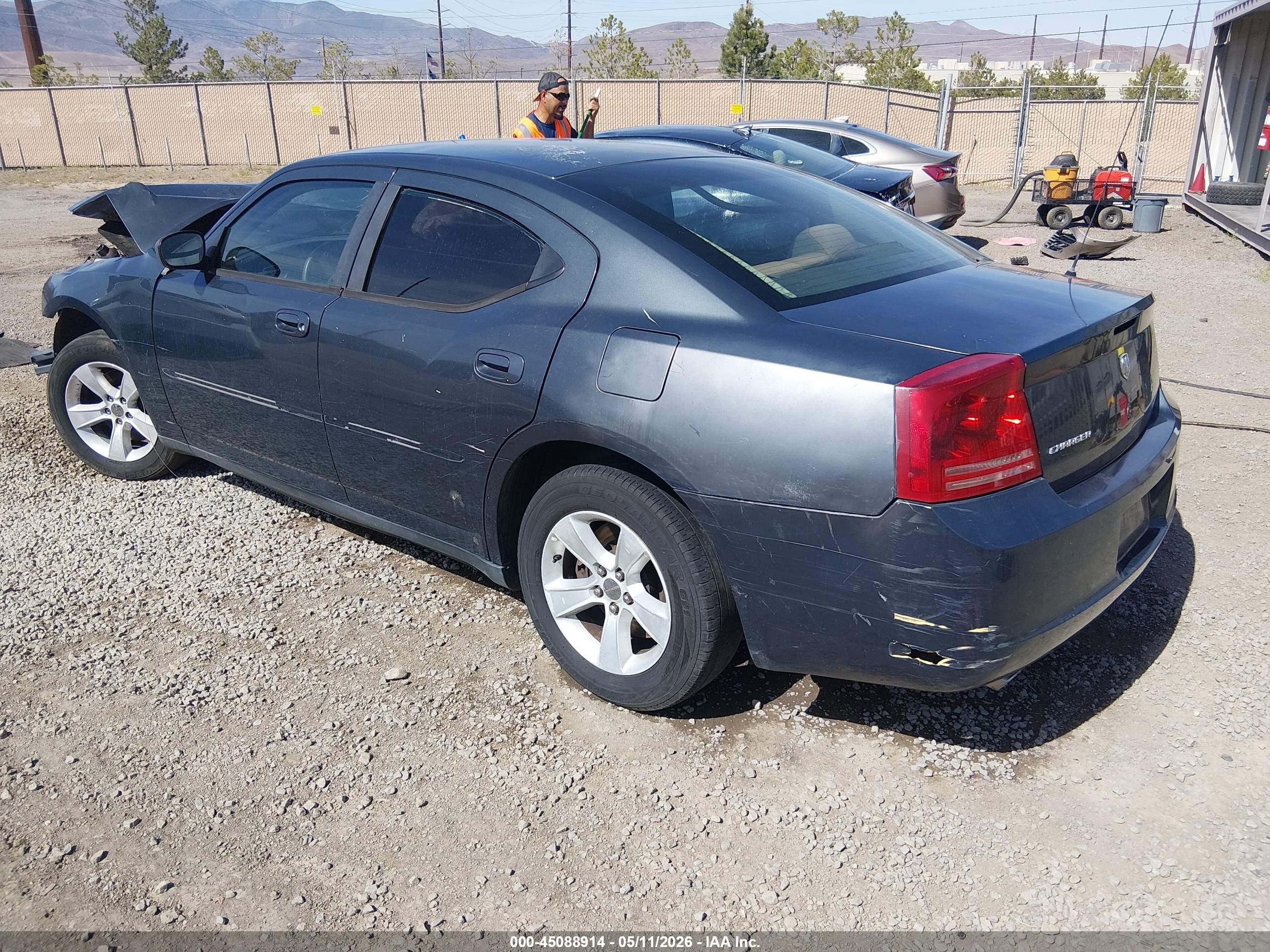 2007 Dodge Charger   Silver vin: 2B3LA43G67H844139