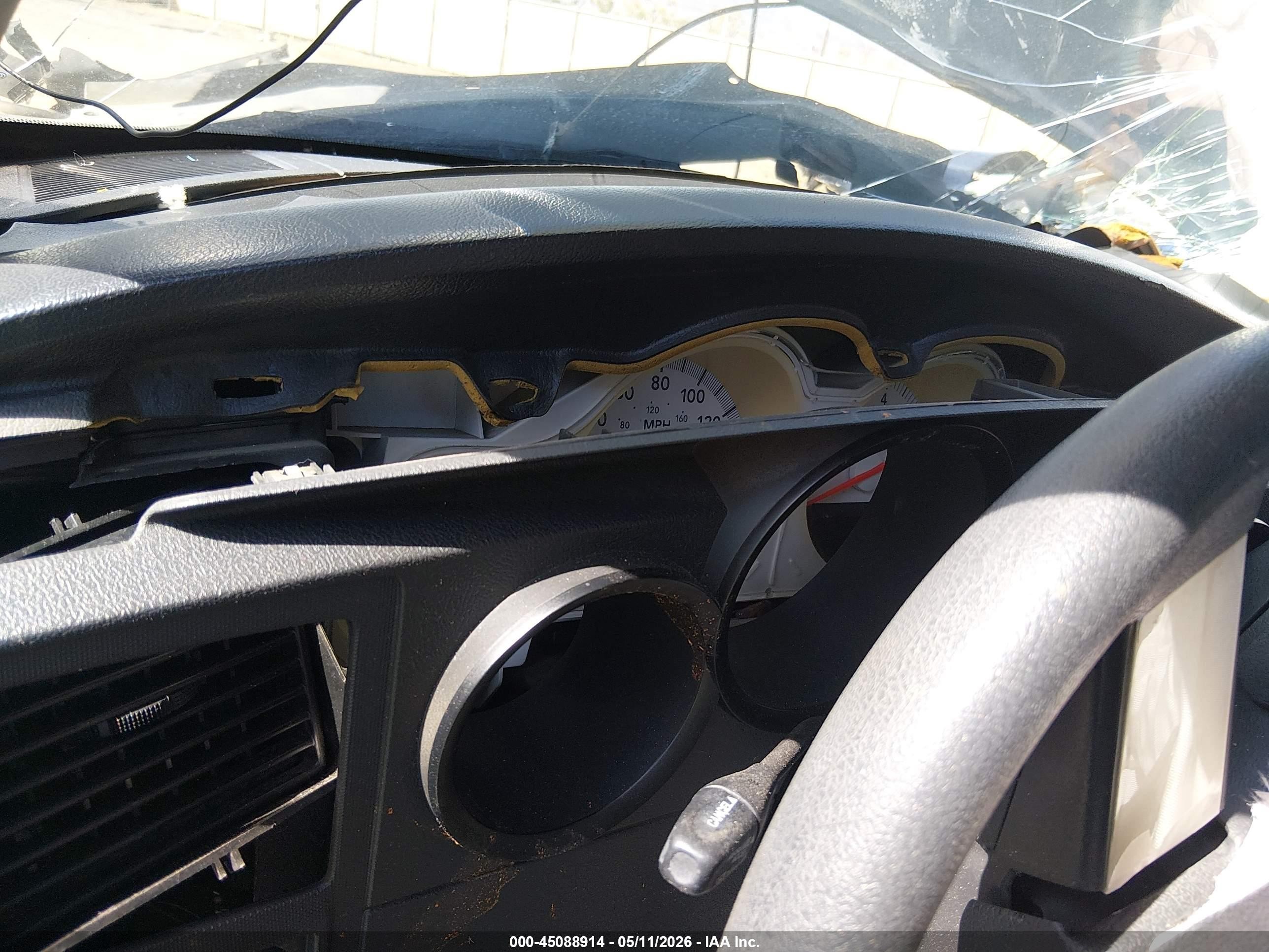 2007 Dodge Charger   Silver vin: 2B3LA43G67H844139