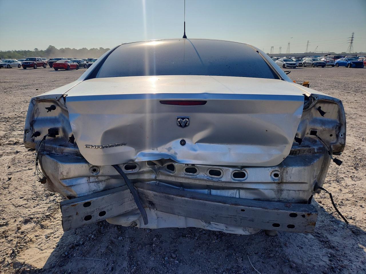 2008 Dodge Charger Silver vin: 2B3LA43R88H209619