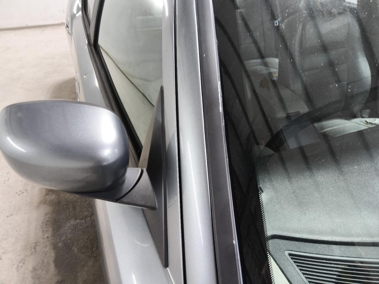 2006 Dodge Charger R/t Silver vin: 2B3LA53H56H344468 Damage: Right Drip Rail, Chipped, 2