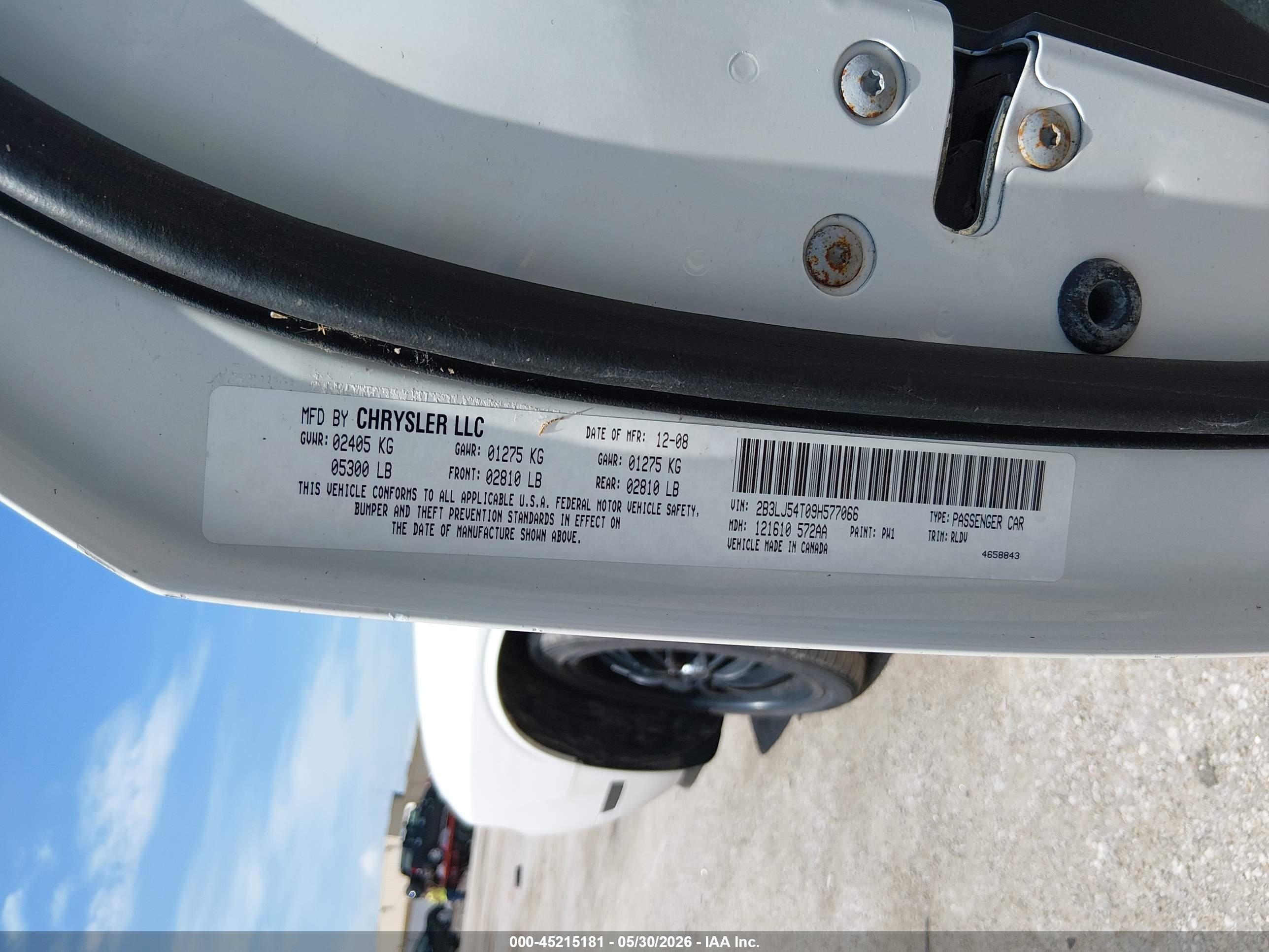 2009 Dodge Challenger R/t White vin: 2B3LJ54T09H577066