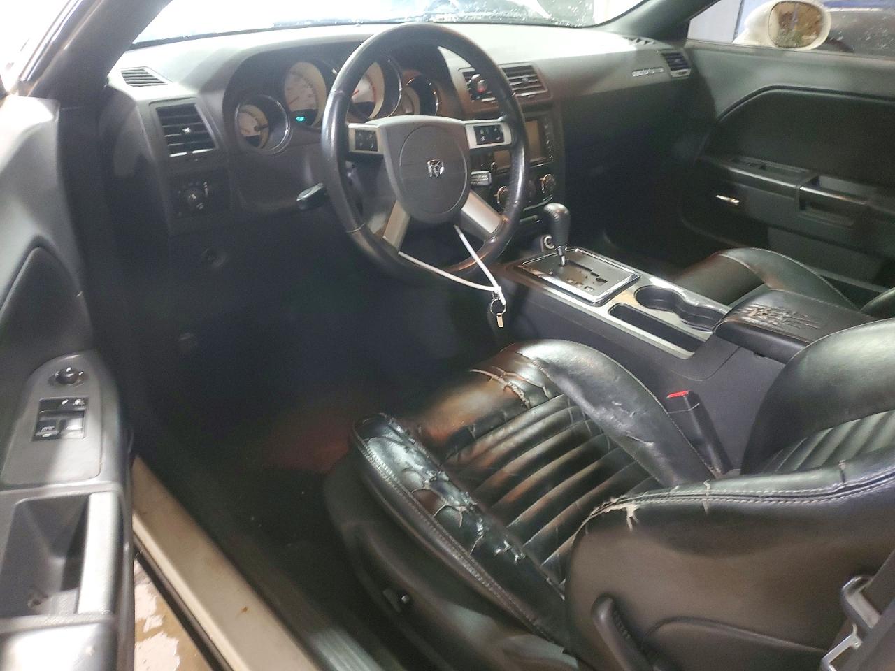 2009 Dodge Challenger R/t White vin: 2B3LJ54T29H510680