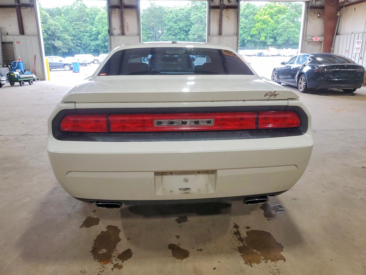 2009 Dodge Challenger R/t White vin: 2B3LJ54T29H510680