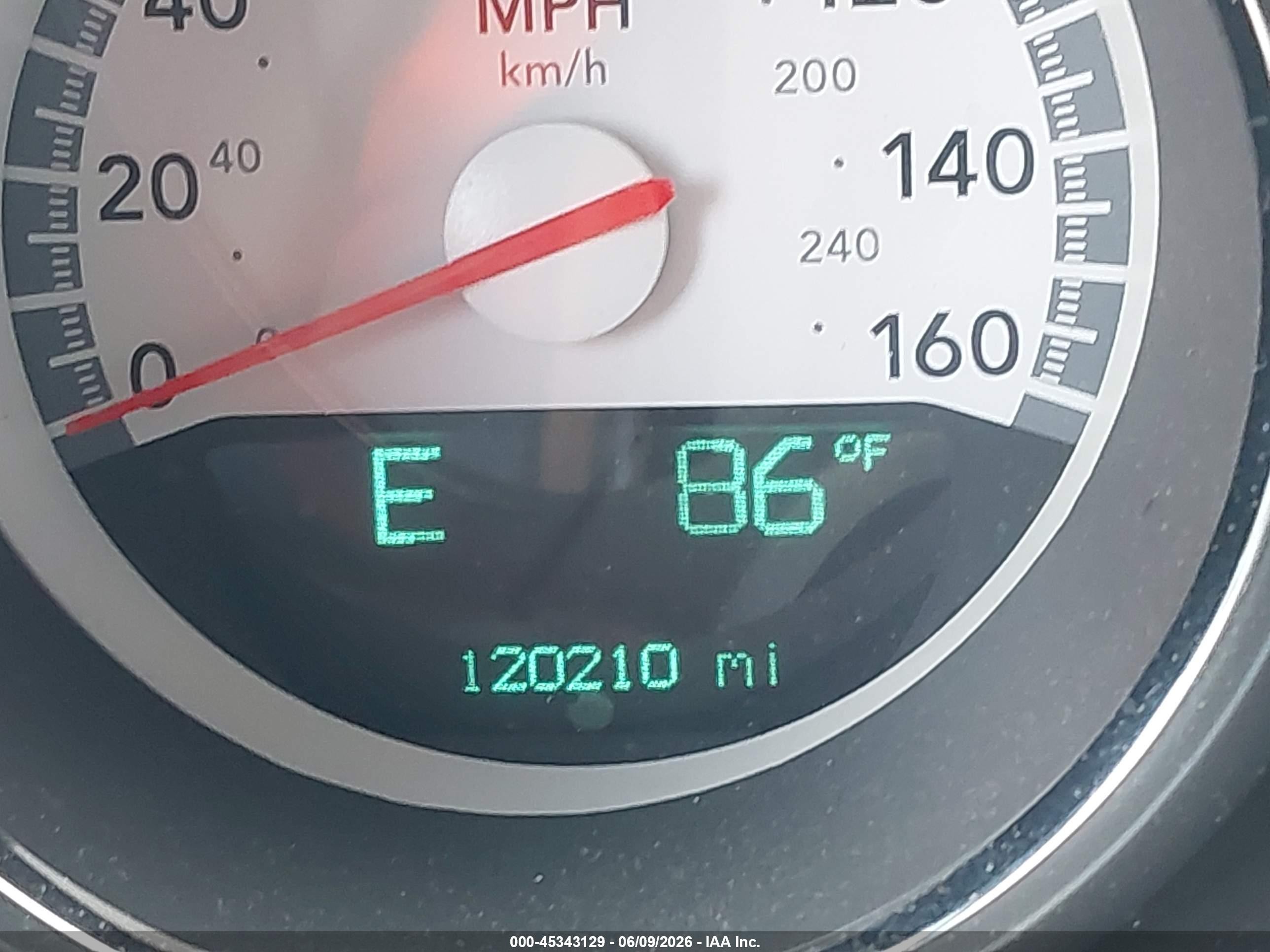 2009 Dodge Challenger R/t White vin: 2B3LJ54T79H579946