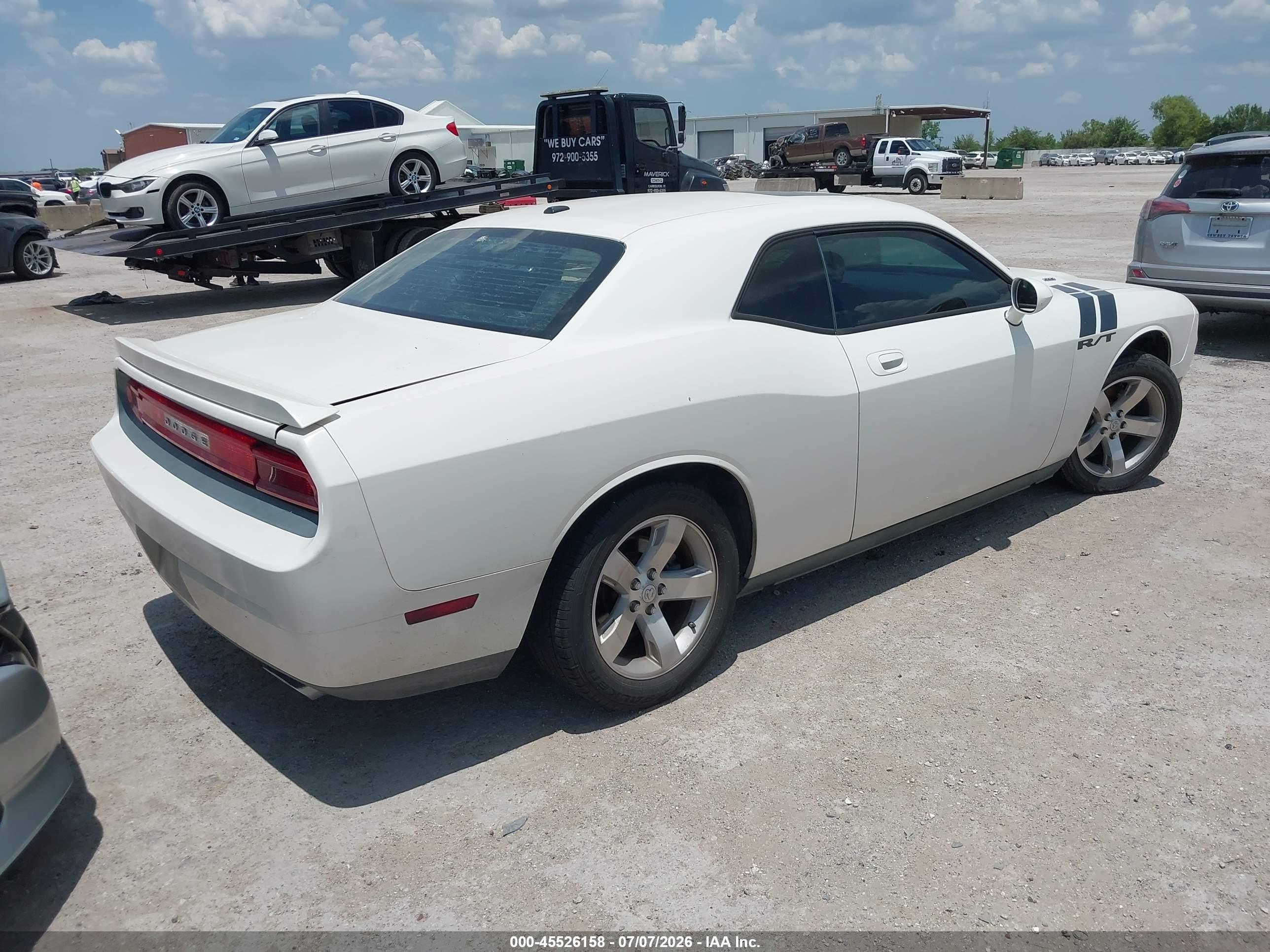 2009 Dodge Challenger R/t White vin: 2B3LJ54T89H541710