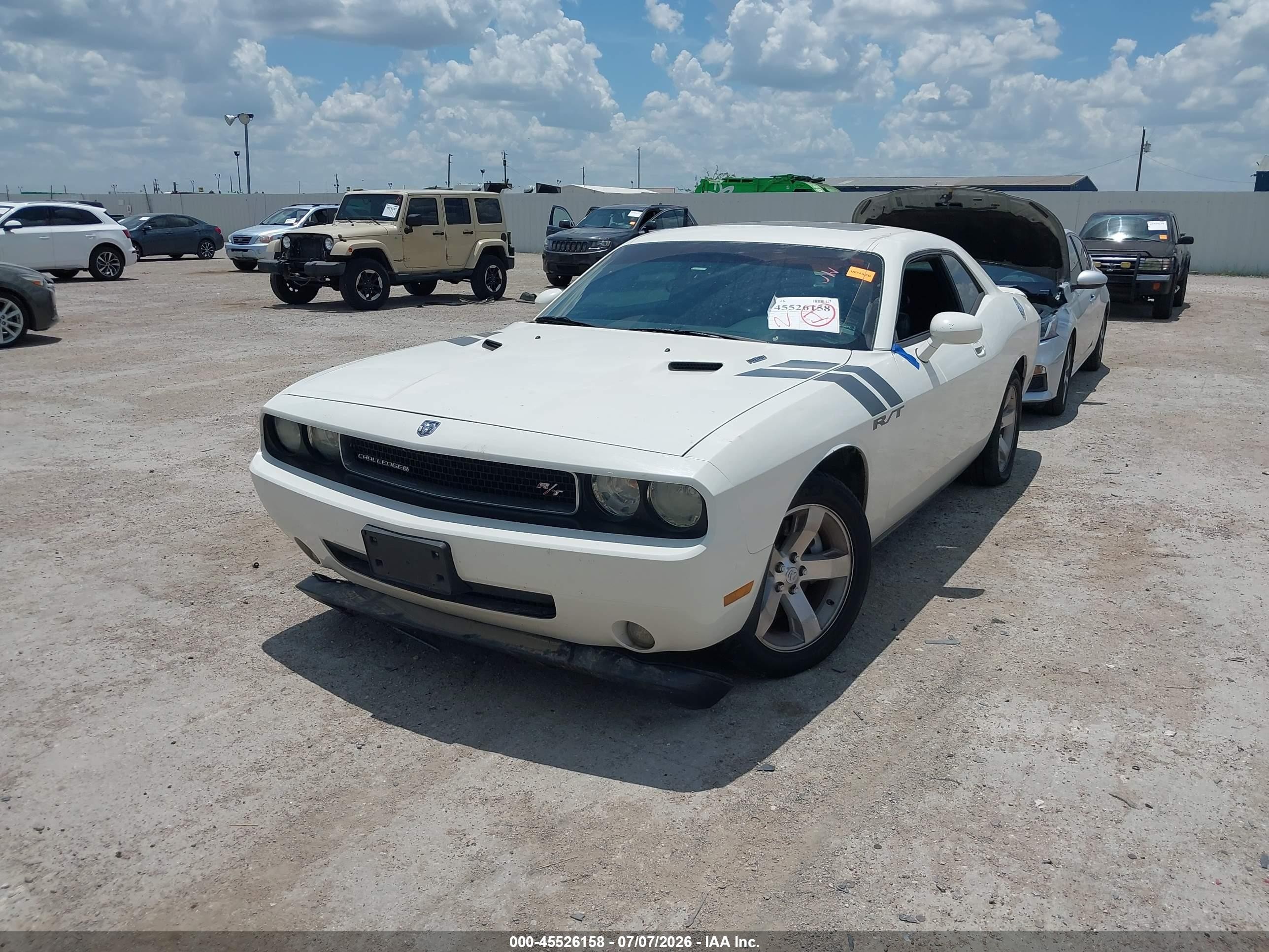 2009 Dodge Challenger R/t White vin: 2B3LJ54T89H541710
