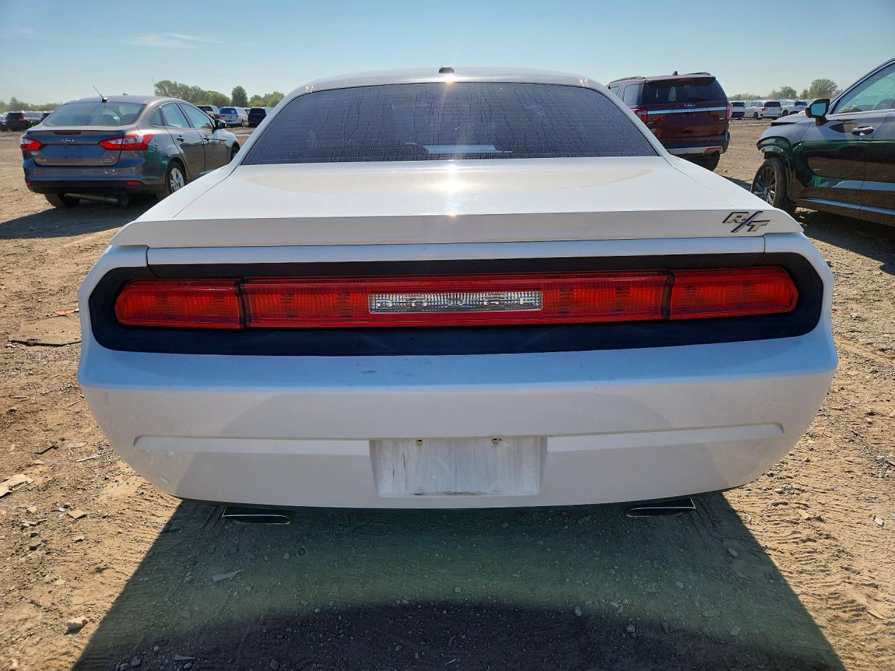 2009 Dodge Challenger R/t White vin: 2B3LJ54T99H597879