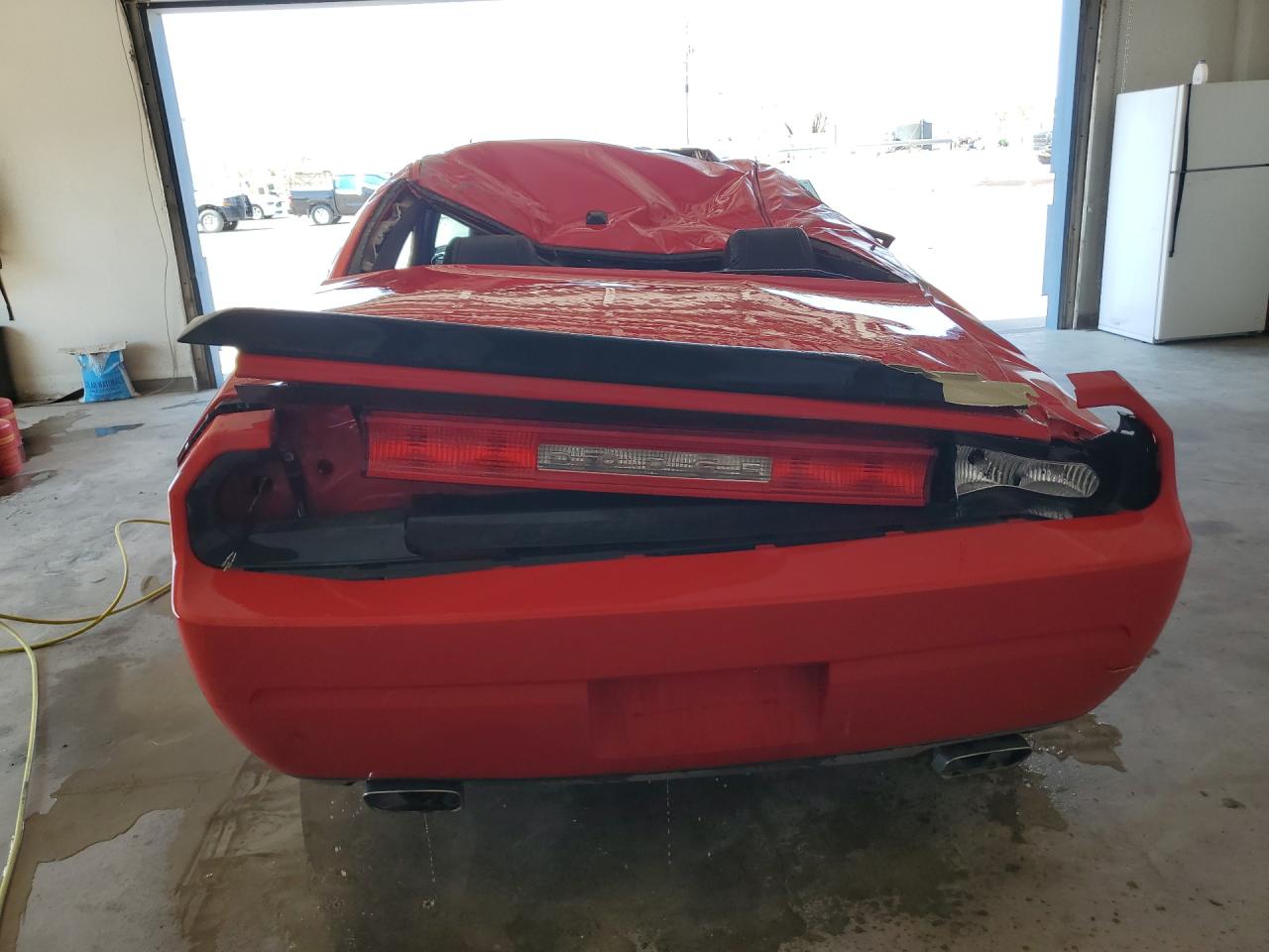 2009 Dodge Challenger Srt-8 Red vin: 2B3LJ74W79H570637 Damage: Deck Lid, Severe Damage, Replacement Required