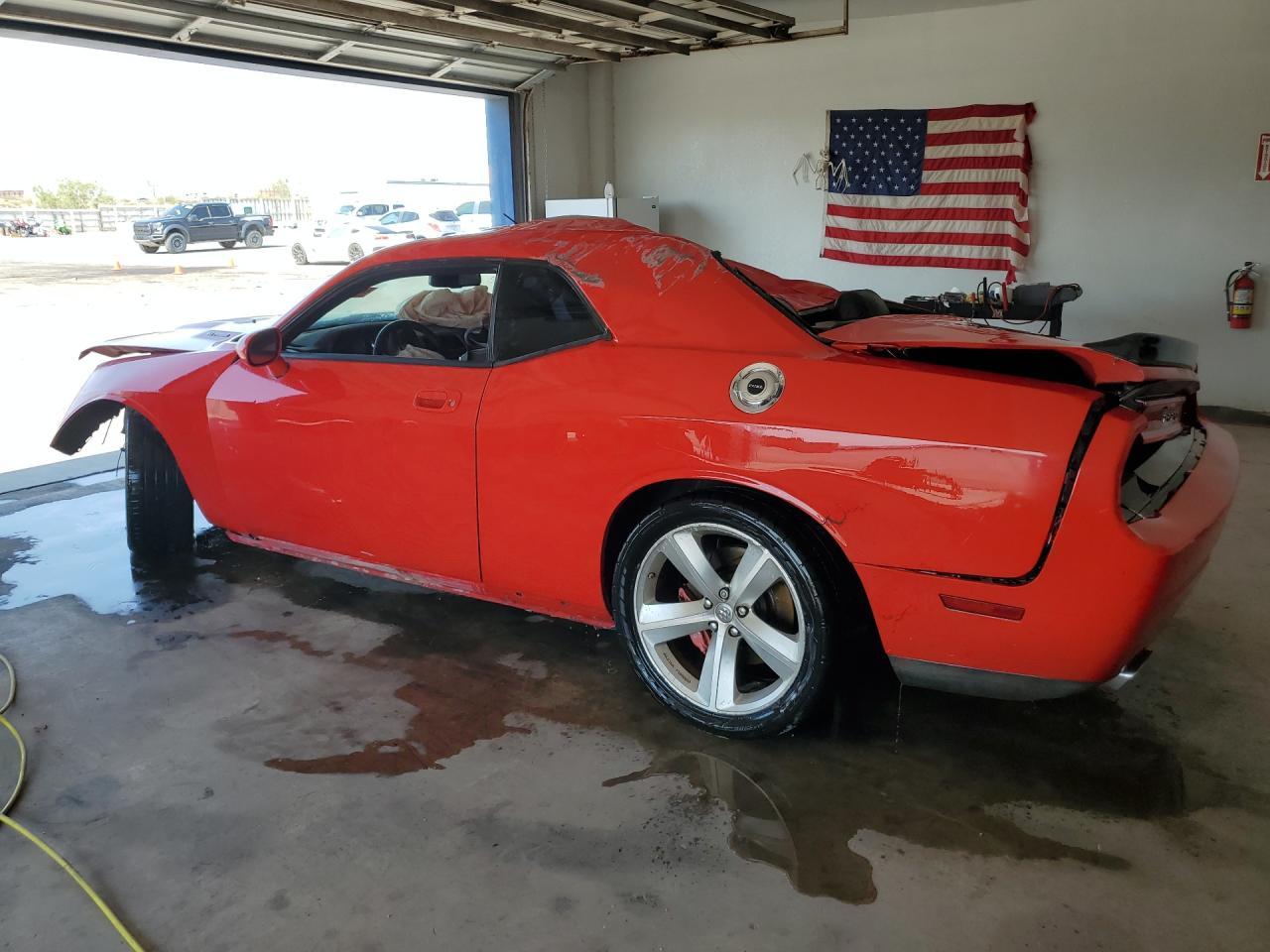 2009 Dodge Challenger Srt-8 Red vin: 2B3LJ74W79H570637 Damage: Left Qtr Panel, Severe Damage, Replacement Required