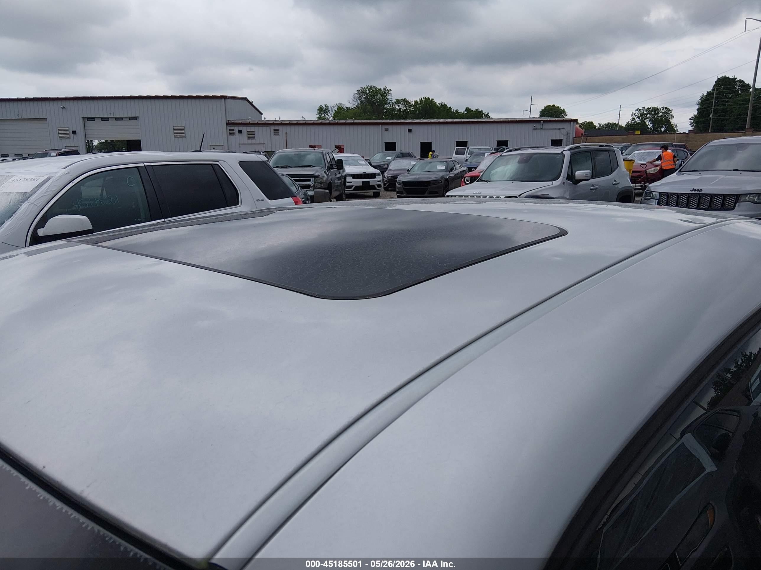 2009 Dodge Challenger Srt8 Silver vin: 2B3LJ74W89H545519