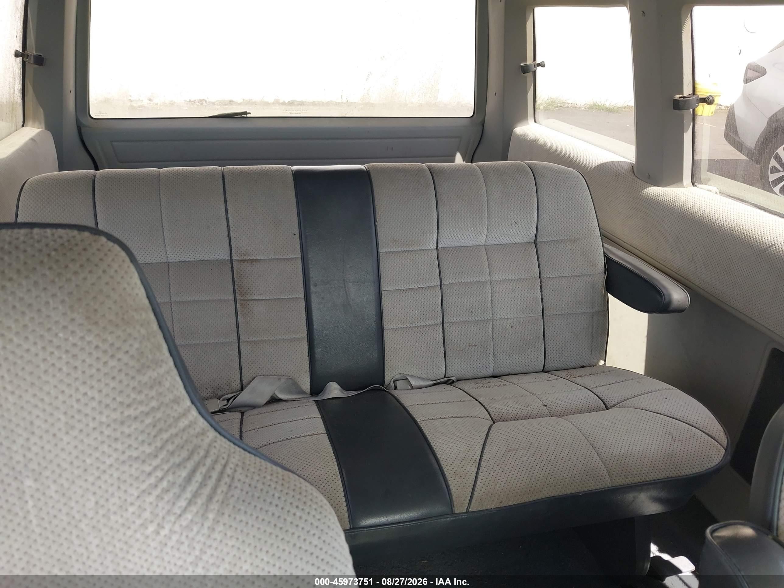 1988 Dodge Caravan Se Gray vin: 2B4FK4138JR728223