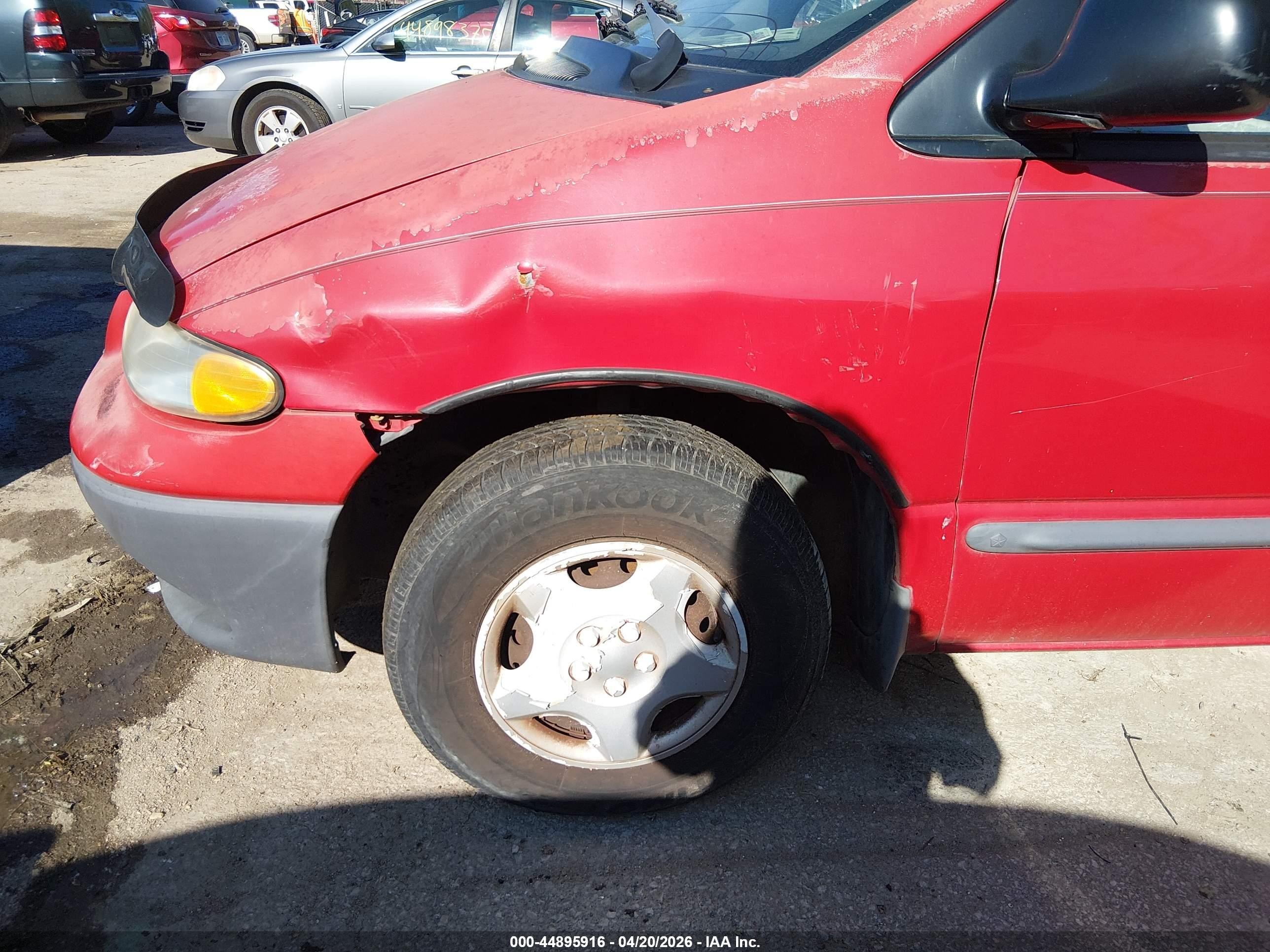 1999 Dodge Caravan   Red vin: 2B4FP2530XR169937