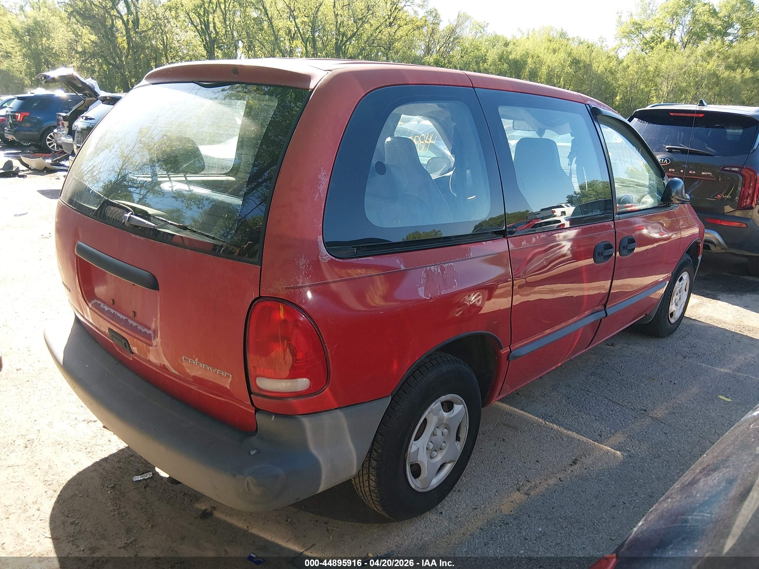 1999 Dodge Caravan   Red vin: 2B4FP2530XR169937