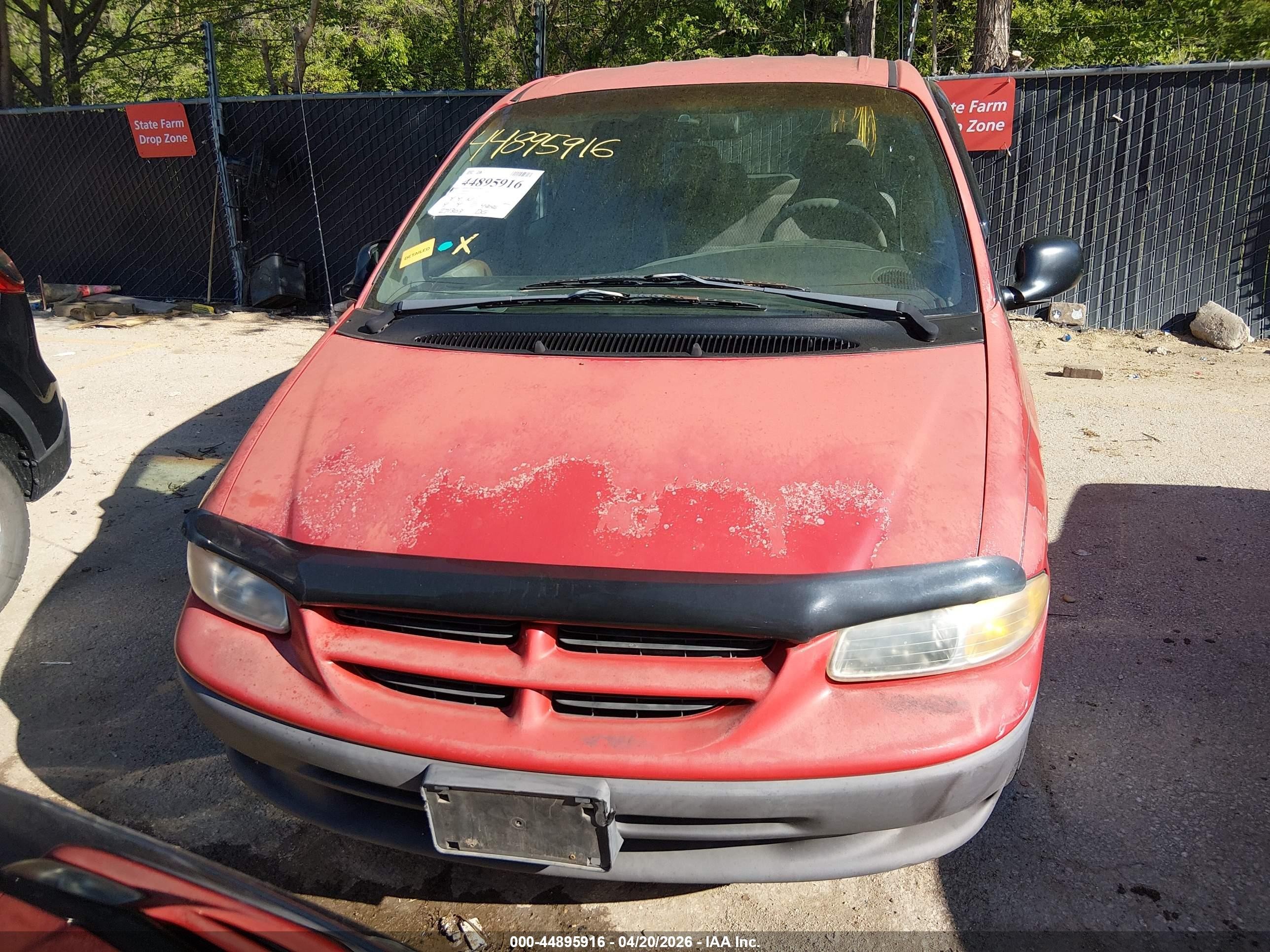 1999 Dodge Caravan   Red vin: 2B4FP2530XR169937