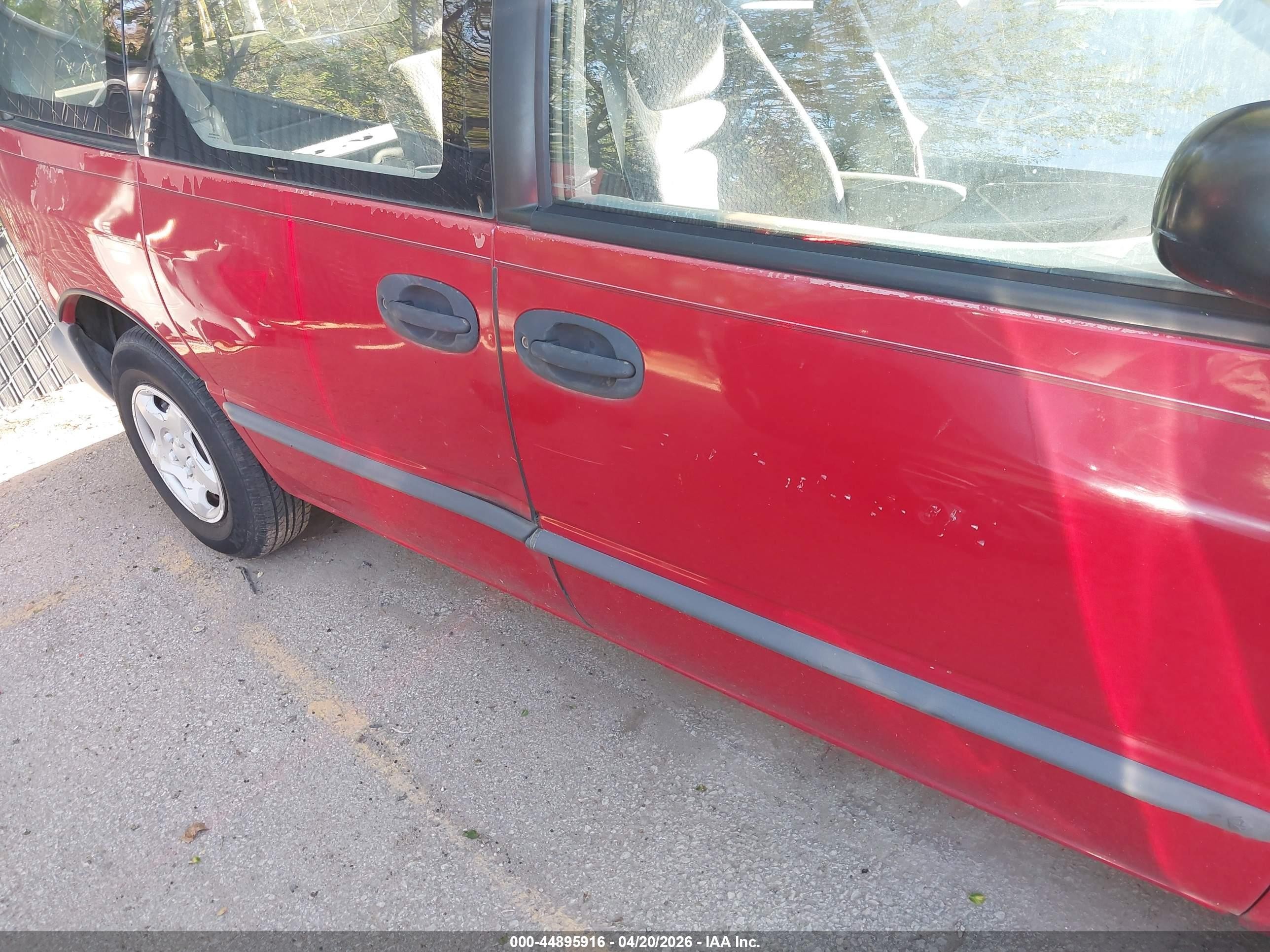 1999 Dodge Caravan   Red vin: 2B4FP2530XR169937