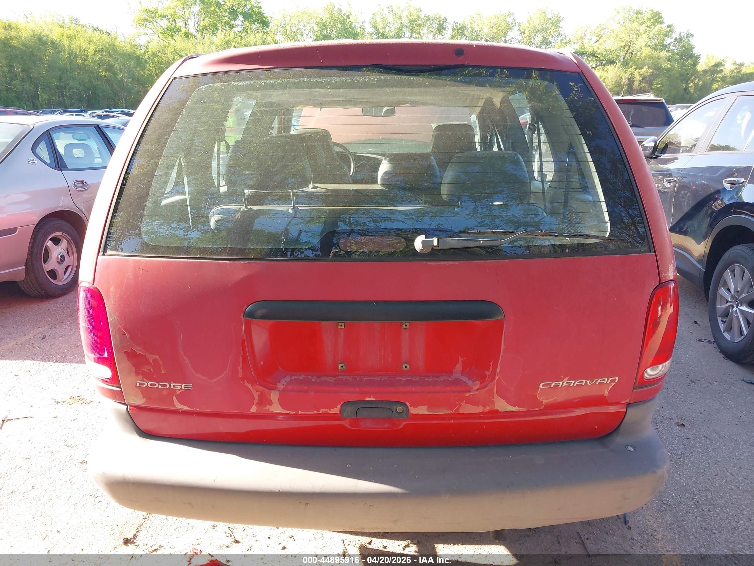 1999 Dodge Caravan   Red vin: 2B4FP2530XR169937