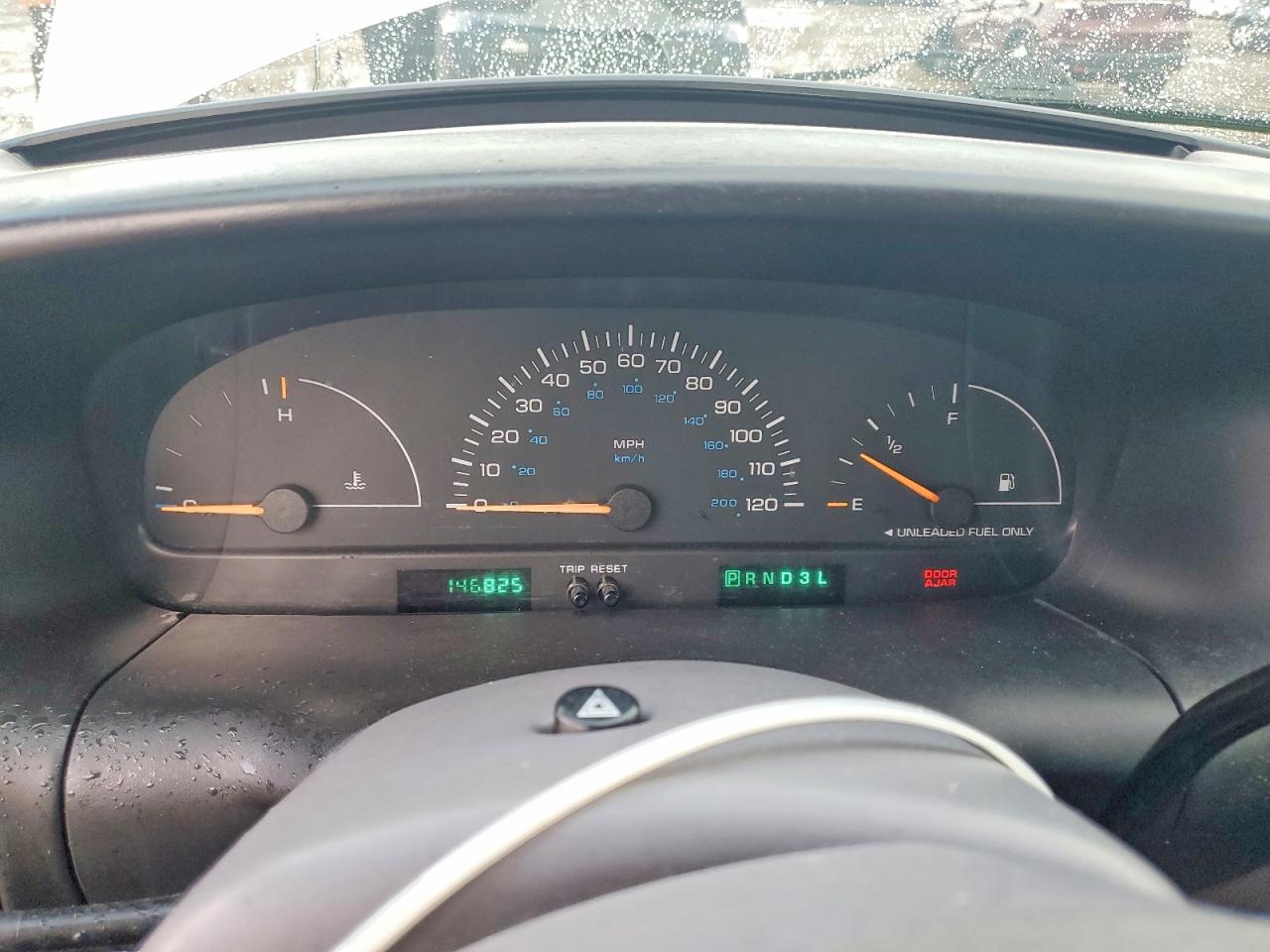 1999 Dodge Caravan White vin: 2B4FP2531XR102635