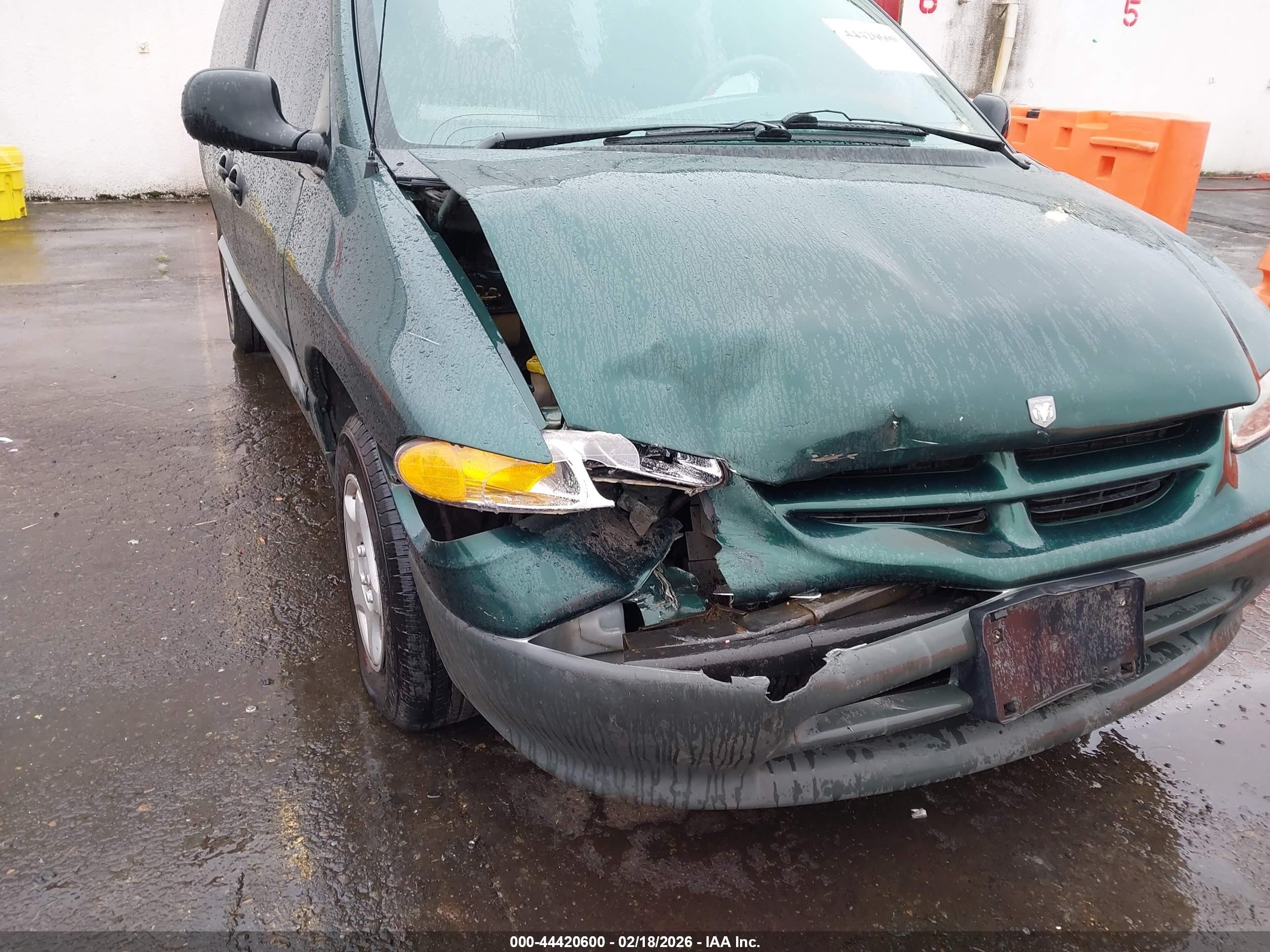 1997 Dodge Caravan   Green vin: 2B4FP2533VR407843