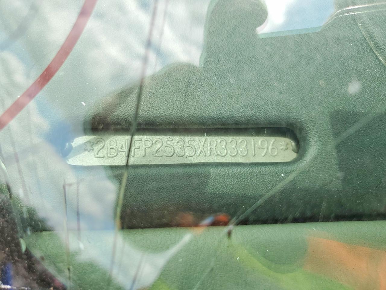 1999 Dodge Caravan Green vin: 2B4FP2535XR333196