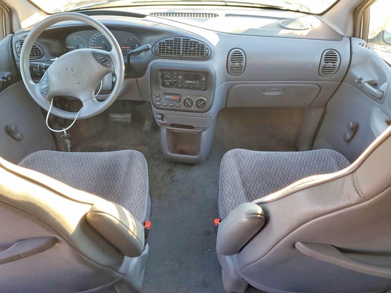 1998 Dodge Caravan White vin: 2B4FP2536WR547791