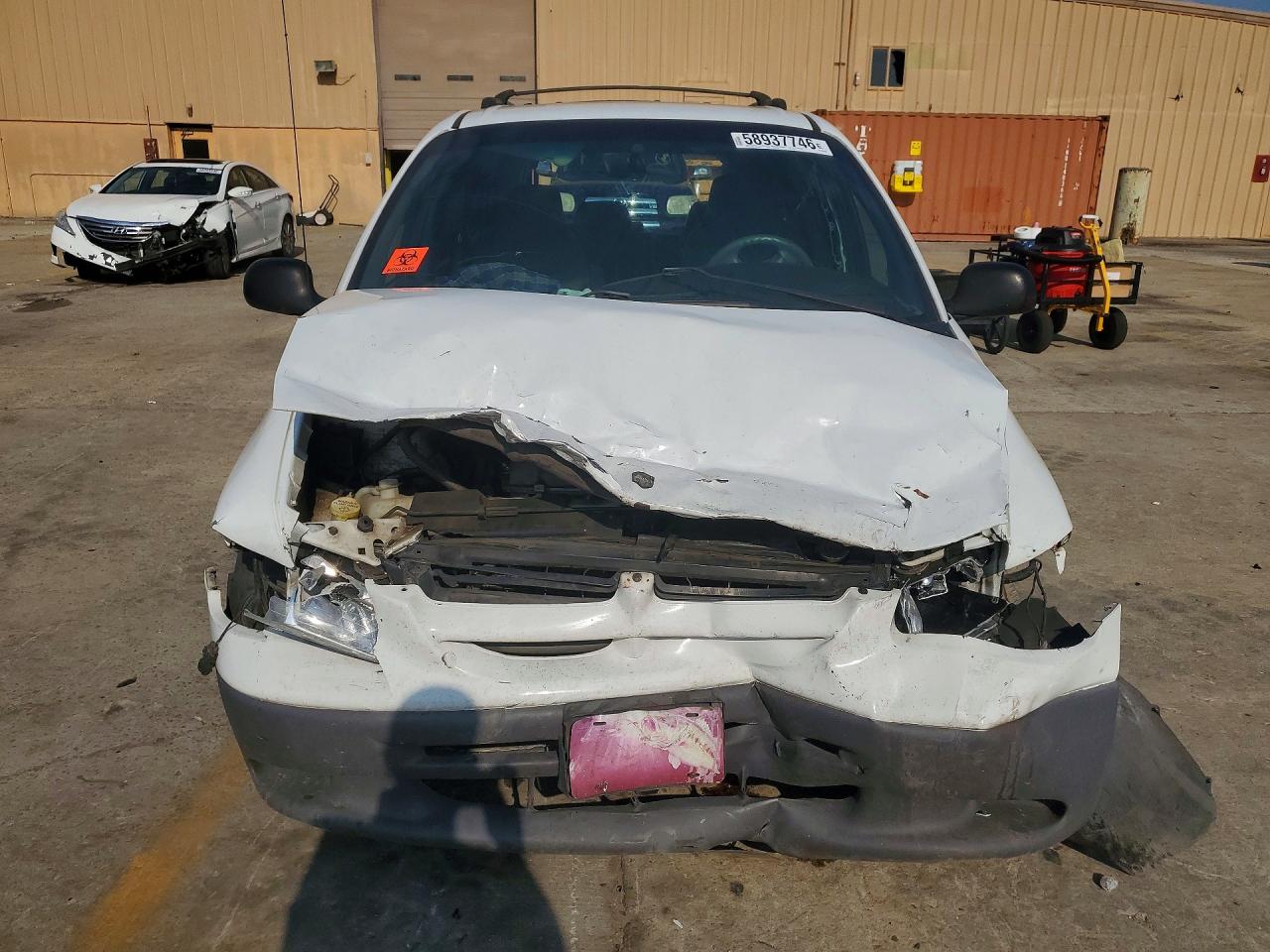 1999 Dodge Caravan White vin: 2B4FP25B0XR462213