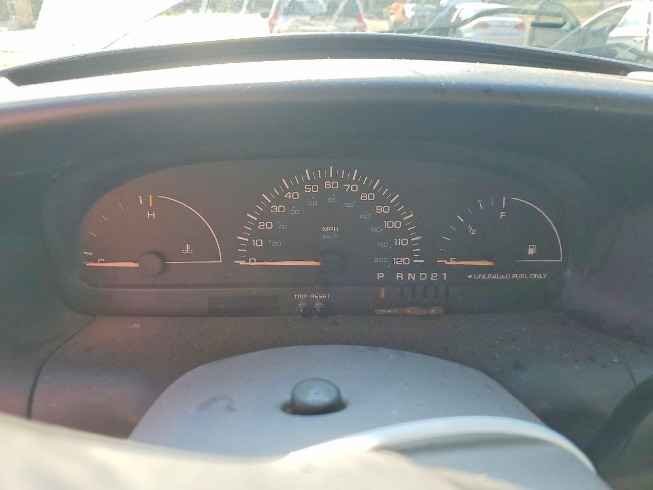 1999 Dodge Caravan White vin: 2B4FP25B0XR462213