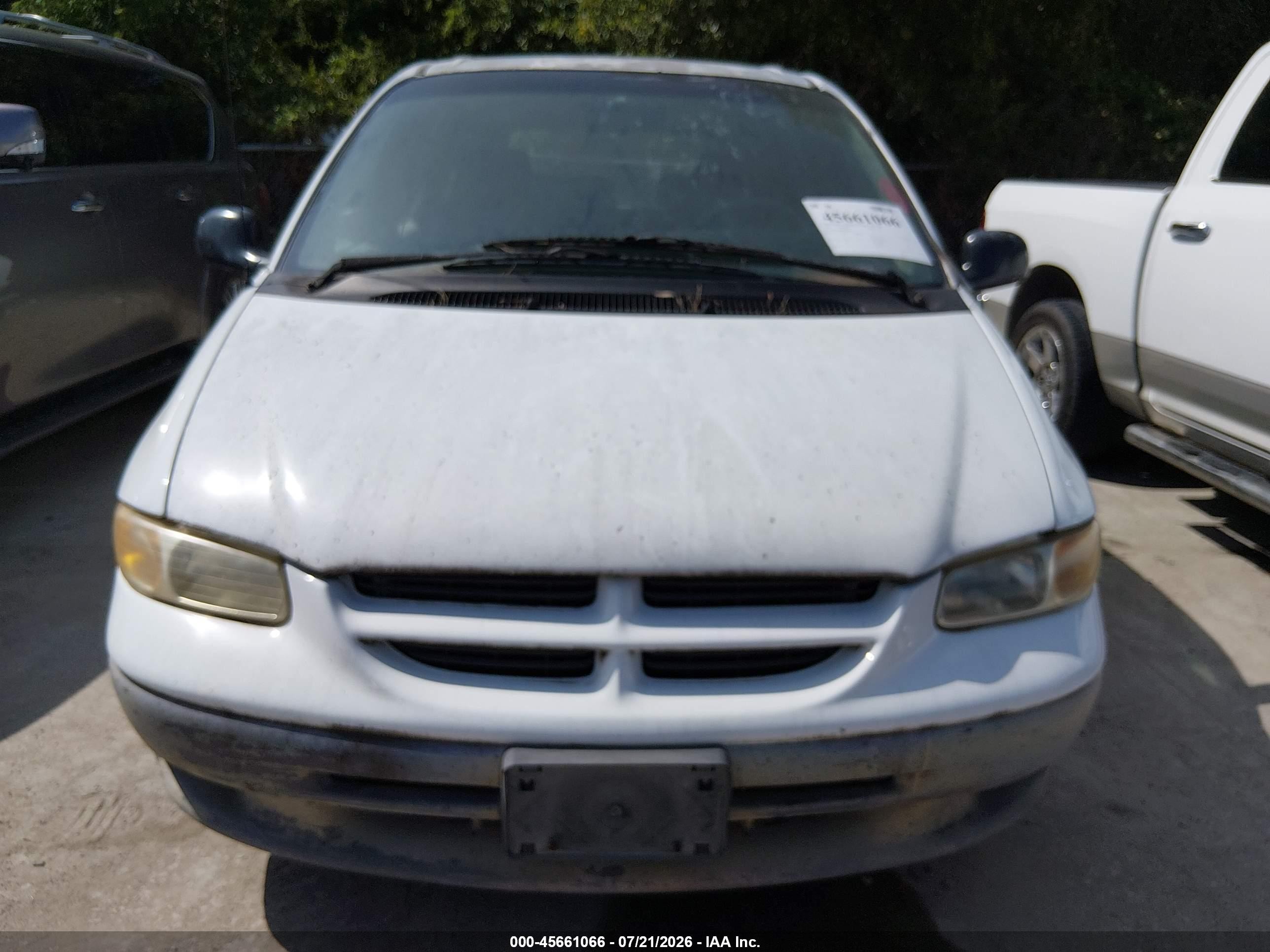 2000 Dodge Caravan   White vin: 2B4FP25B0YR682825