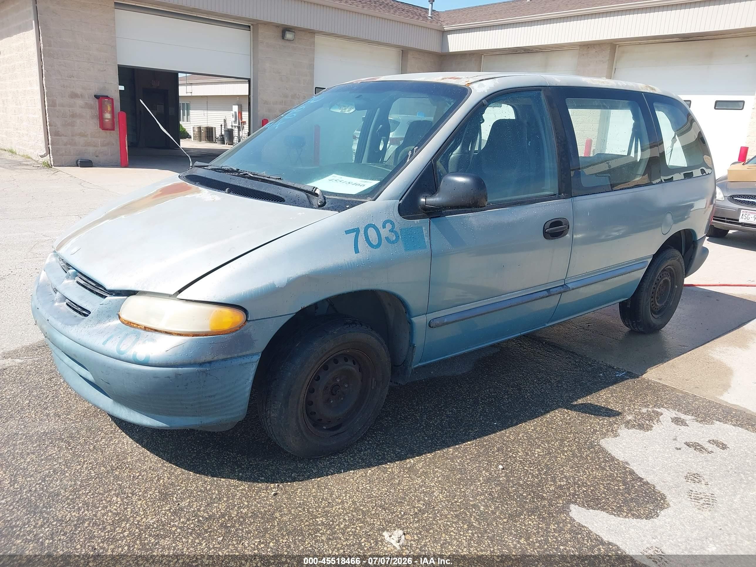 1998 Dodge Caravan   Blue vin: 2B4FP25B2WR500944