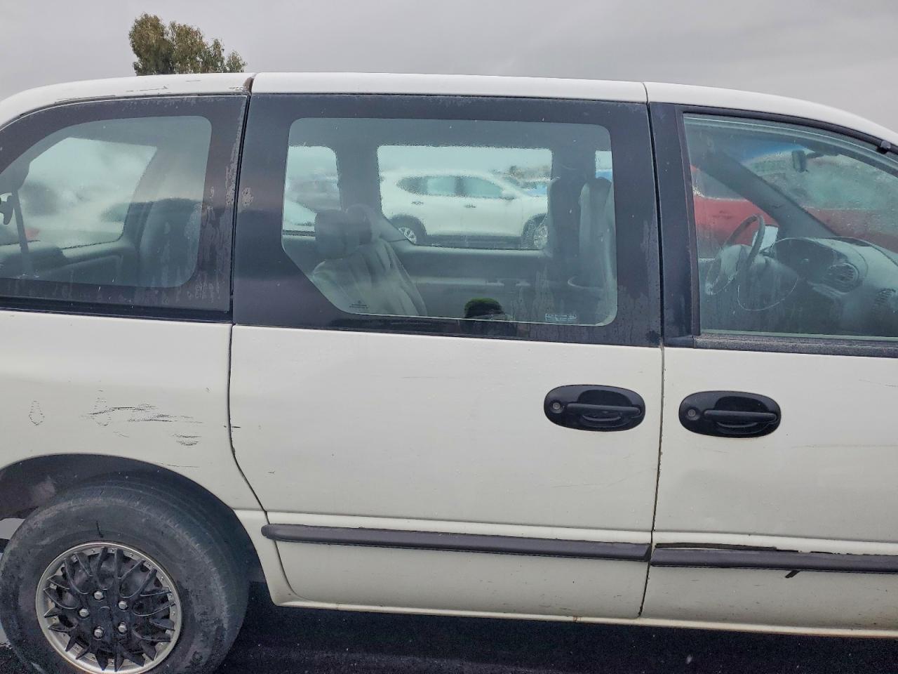 1999 Dodge Caravan White vin: 2B4FP25B3XR293224
