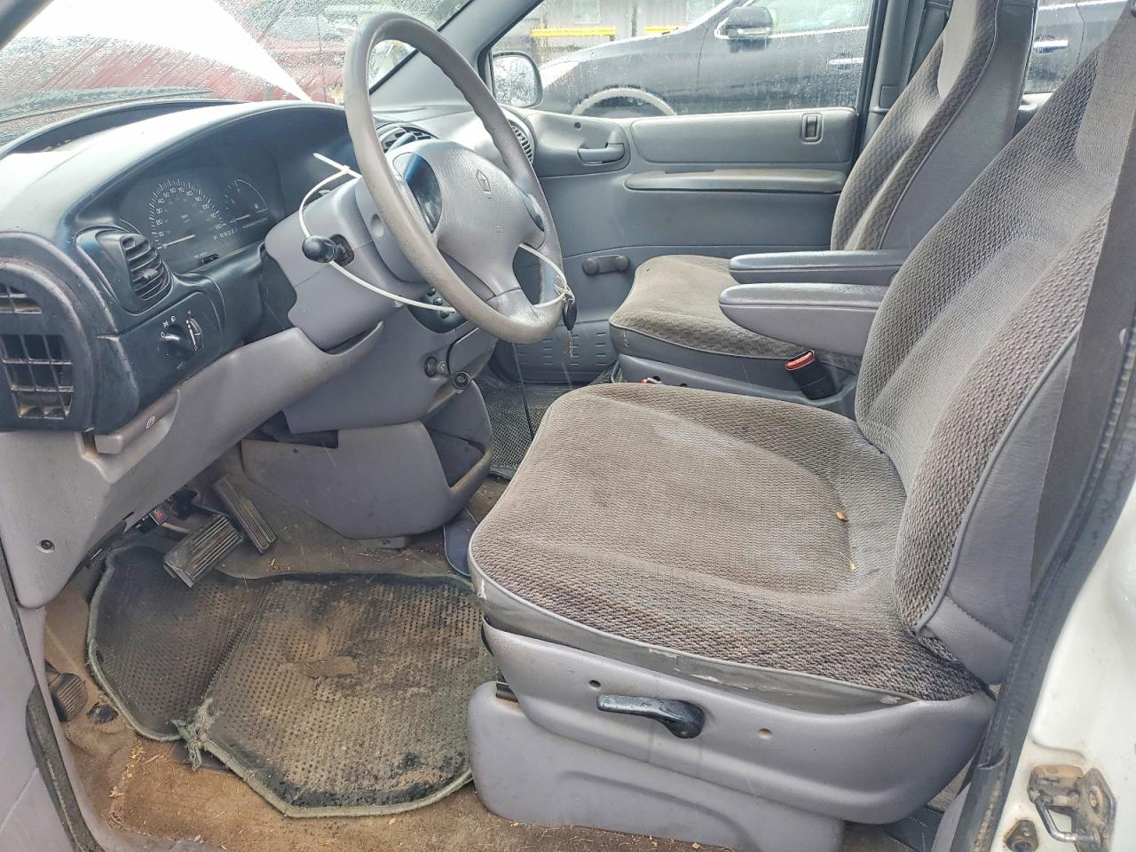 1999 Dodge Caravan White vin: 2B4FP25B3XR293224