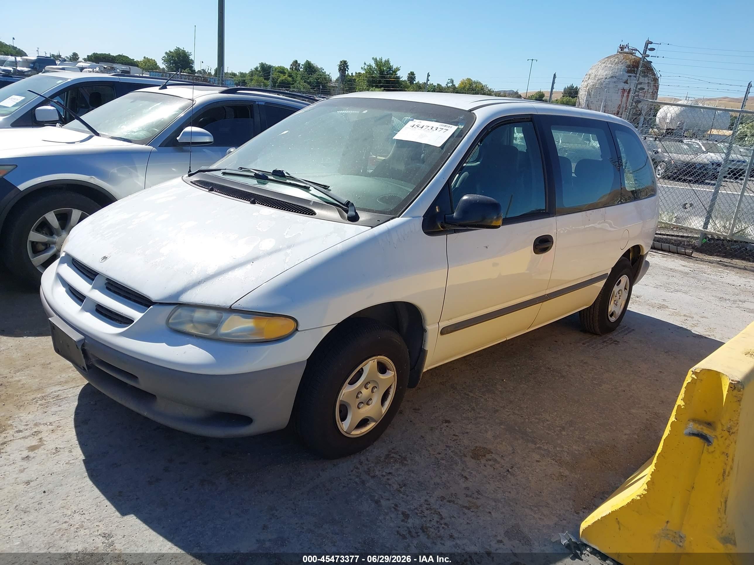 2000 Dodge Caravan   Белый vin: 2B4FP25B3YR708379