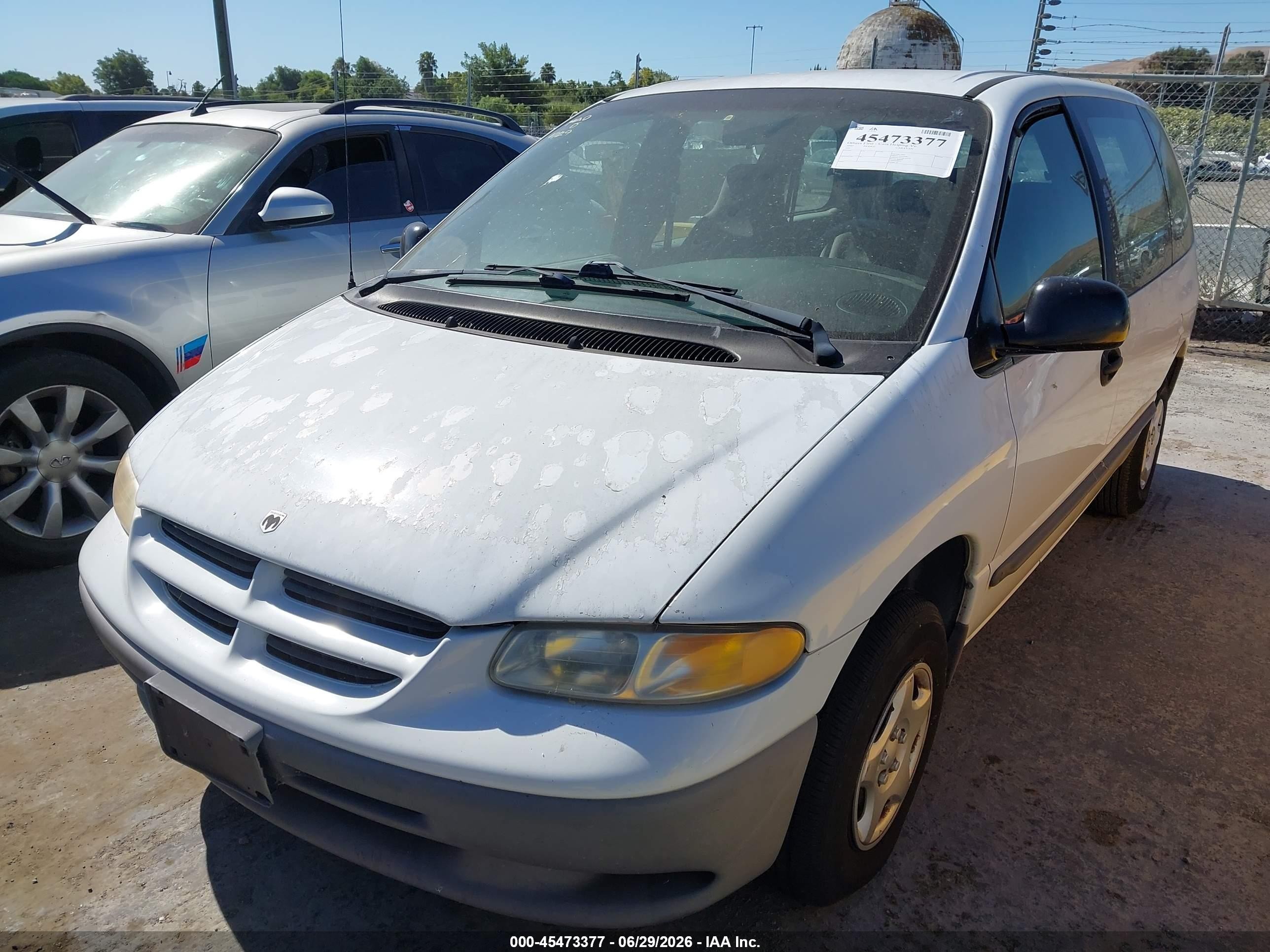 2000 Dodge Caravan   Белый vin: 2B4FP25B3YR708379
