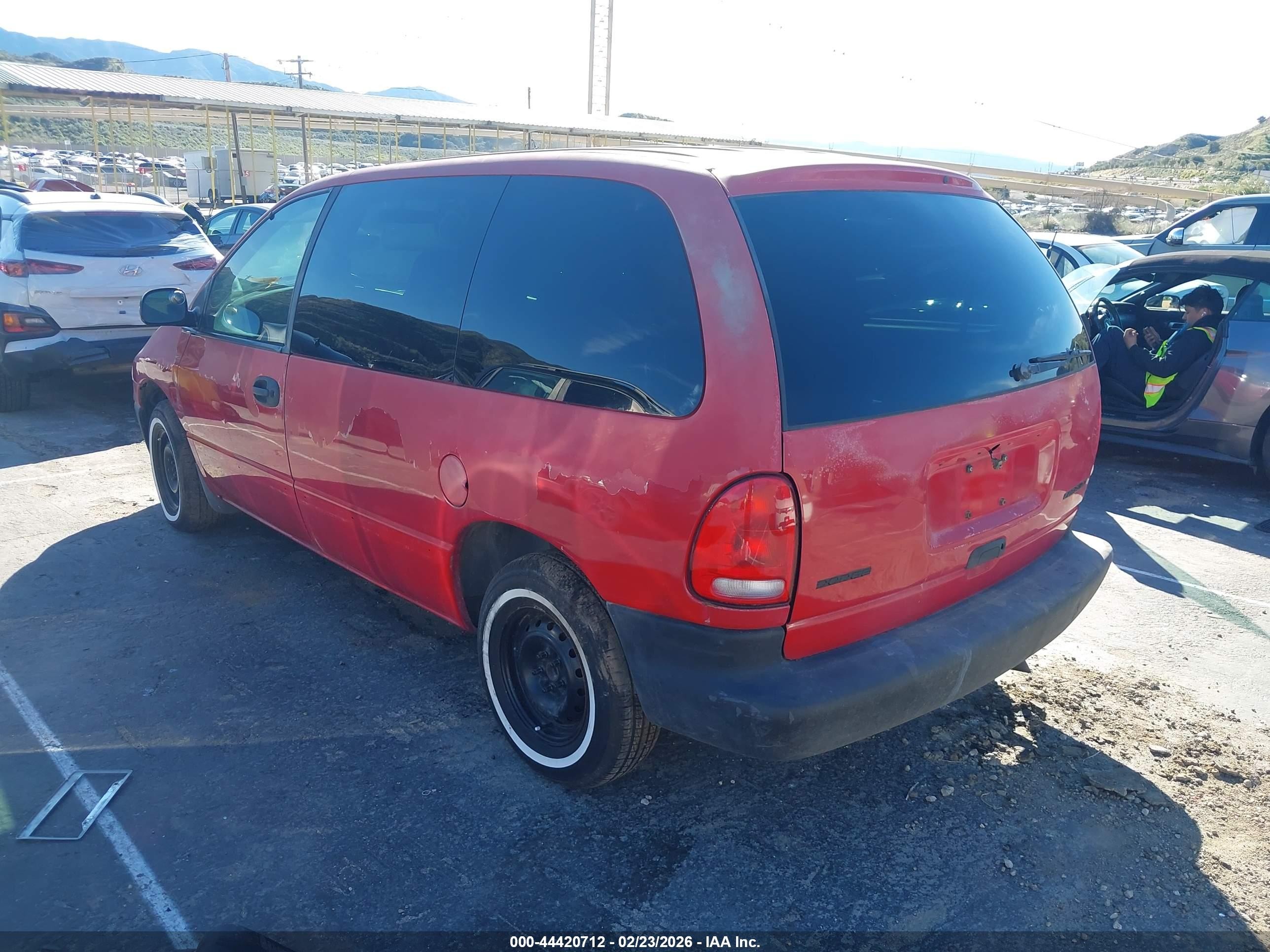 1999 Dodge Caravan   Red vin: 2B4FP25B4XR195223