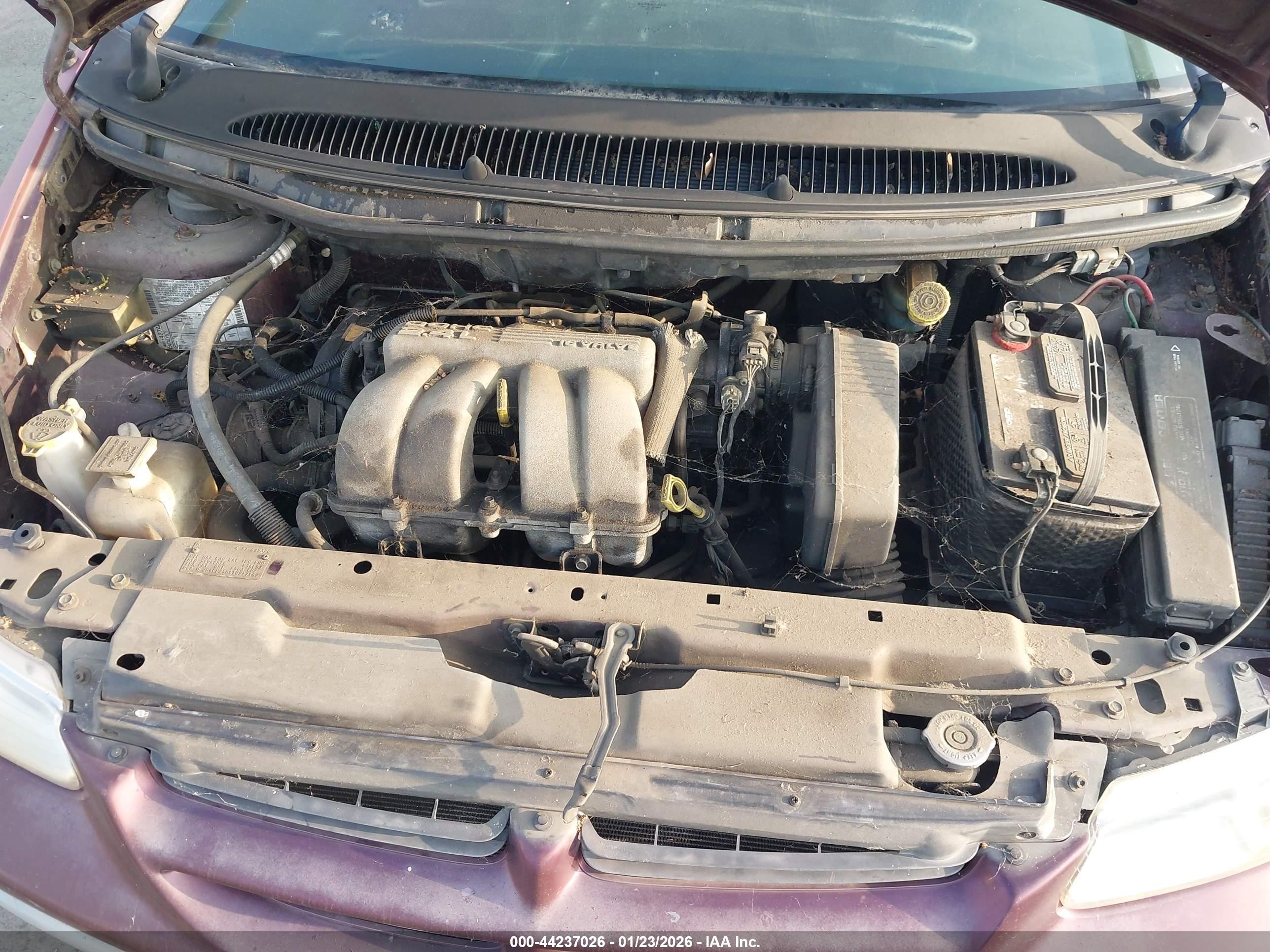 1999 Dodge Caravan   Red vin: 2B4FP25B4XR217169